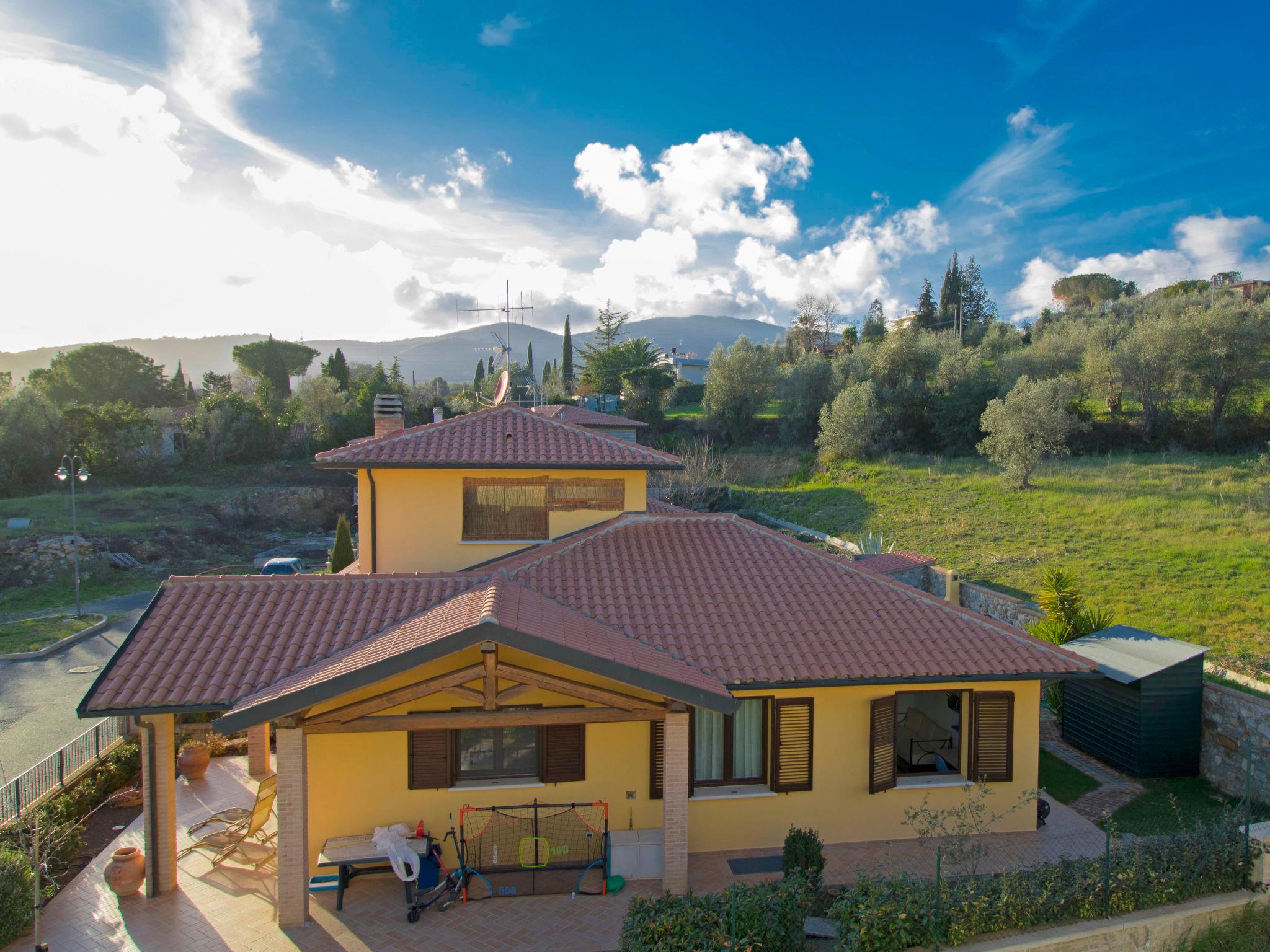 Photo 3 - Maison de 3 chambres à Suvereto avec jardin et vues à la mer