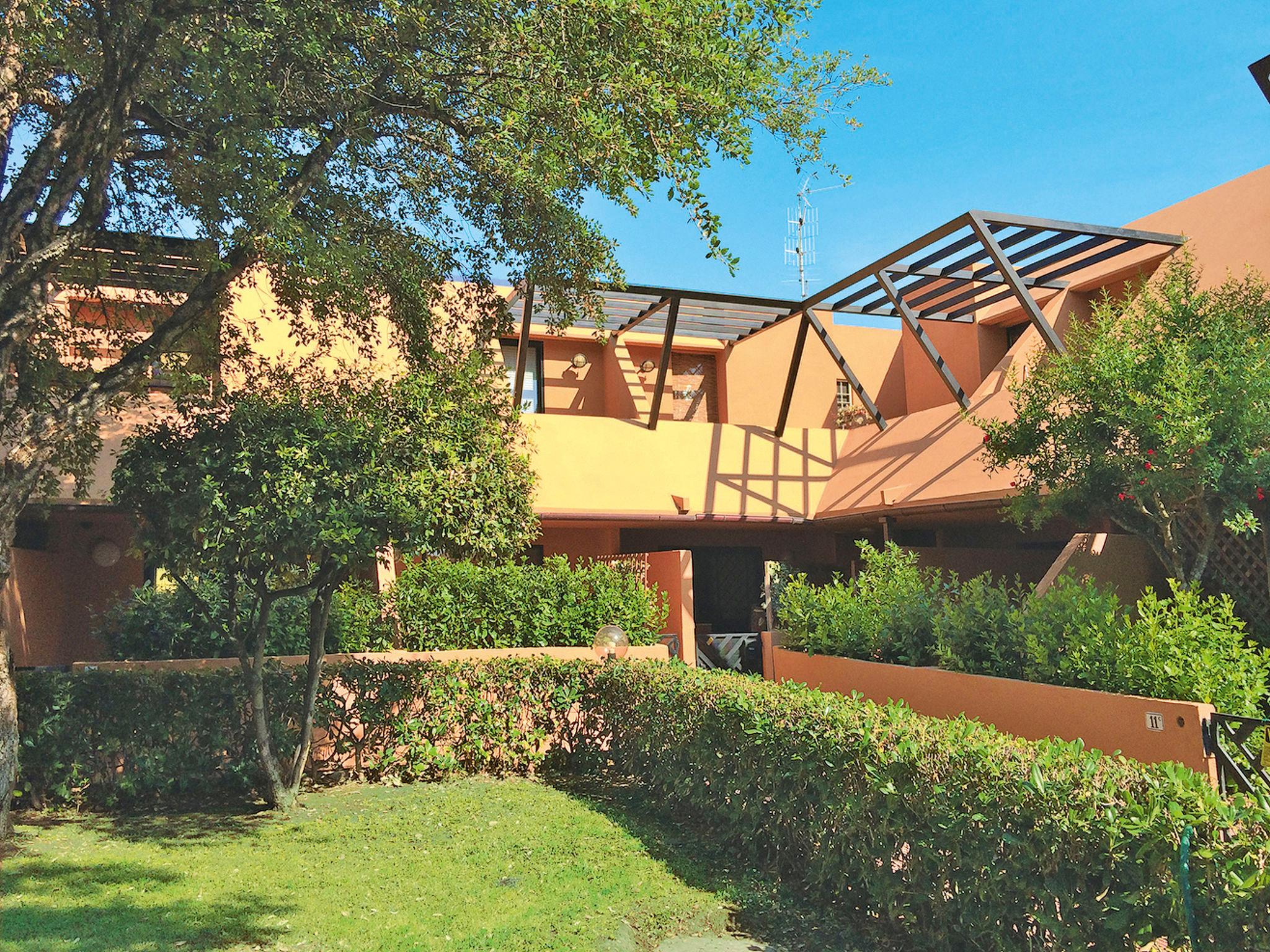 Foto 1 - Haus mit 2 Schlafzimmern in Castiglione della Pescaia mit garten und blick aufs meer