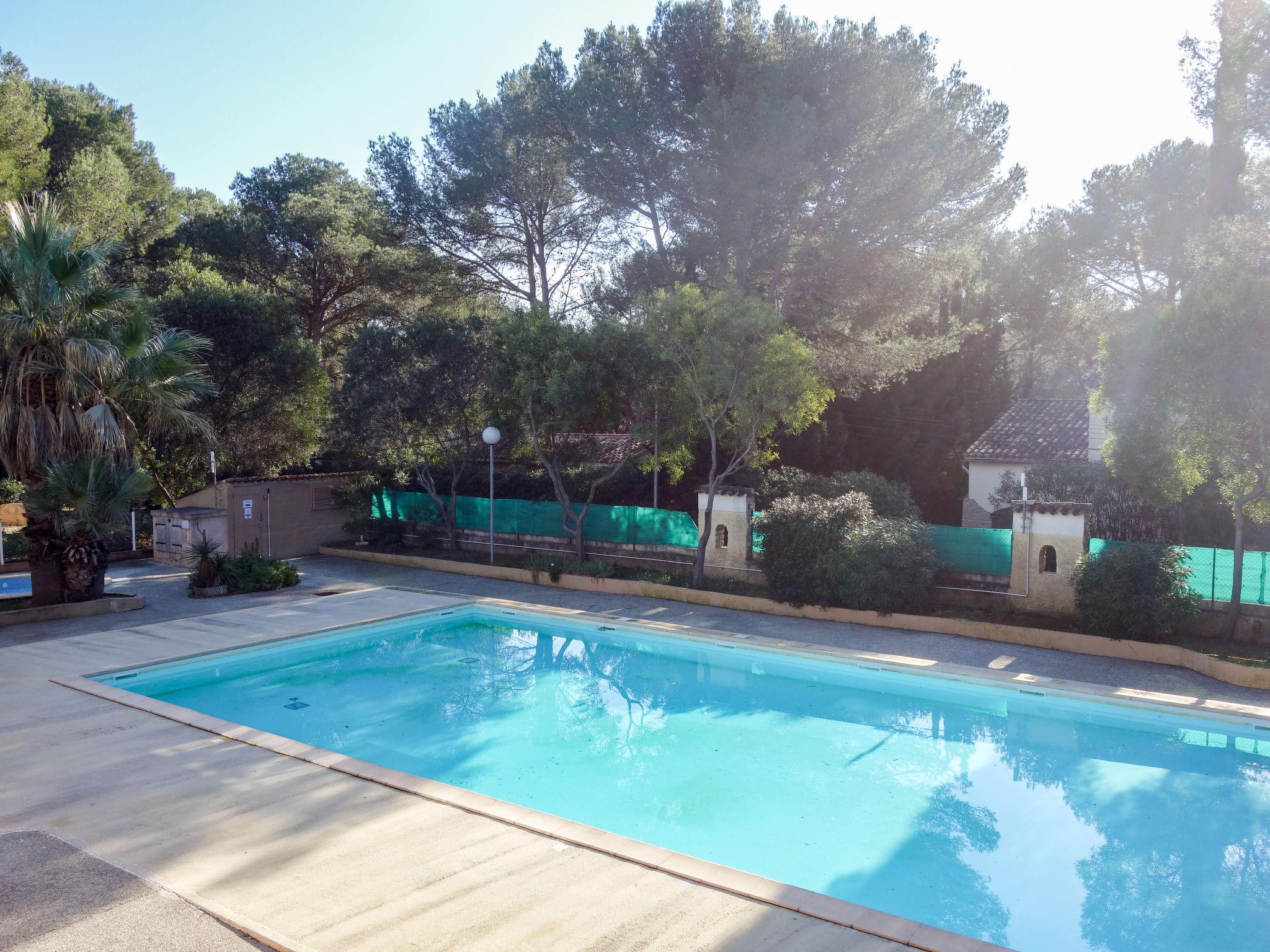 Foto 15 - Apartamento de 1 quarto em Sanary-sur-Mer com piscina e jardim