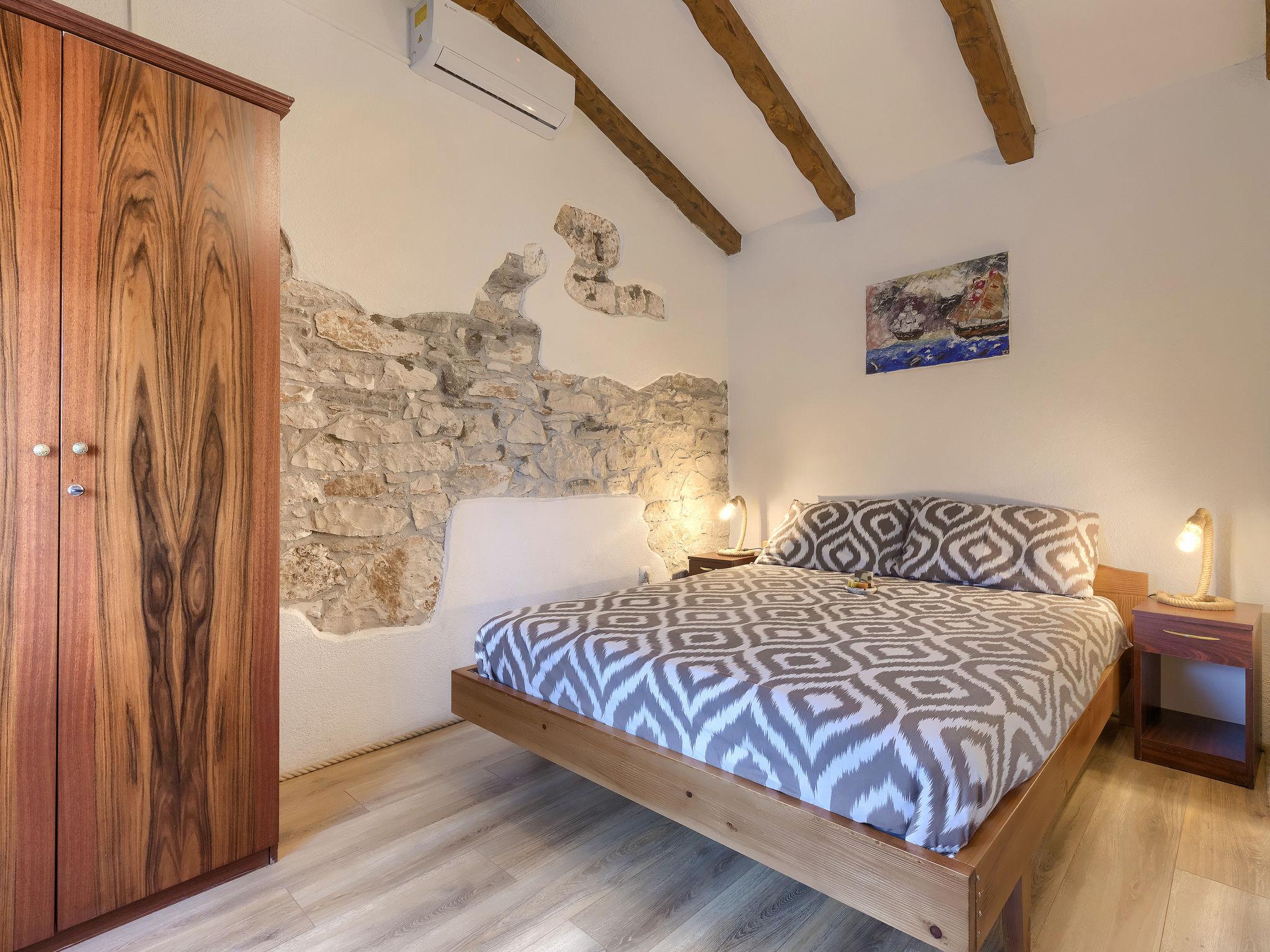 Foto 20 - Casa con 2 camere da letto a Pićan con piscina privata e giardino