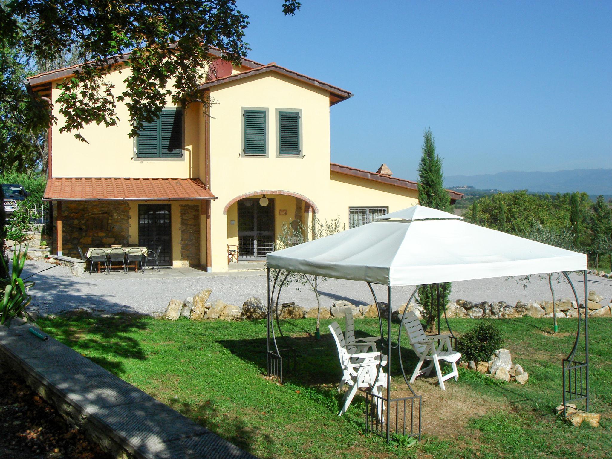 Foto 1 - Casa de 4 quartos em Bucine com piscina e jardim