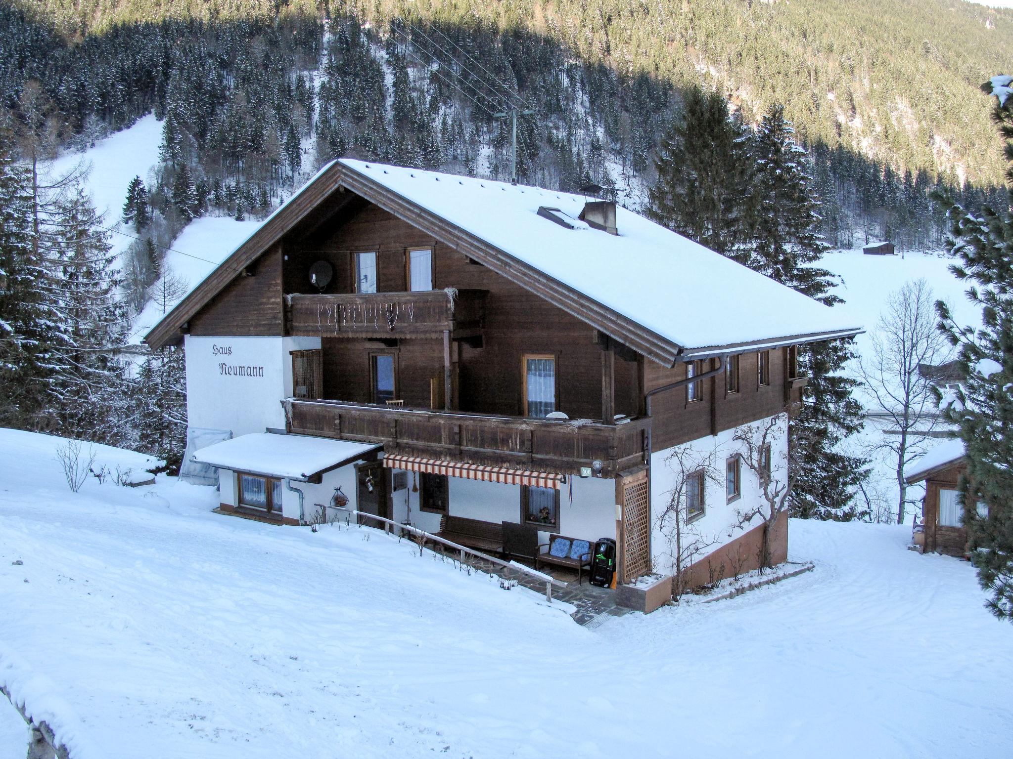 Photo 1 - Appartement de 2 chambres à Finkenberg avec vues sur la montagne