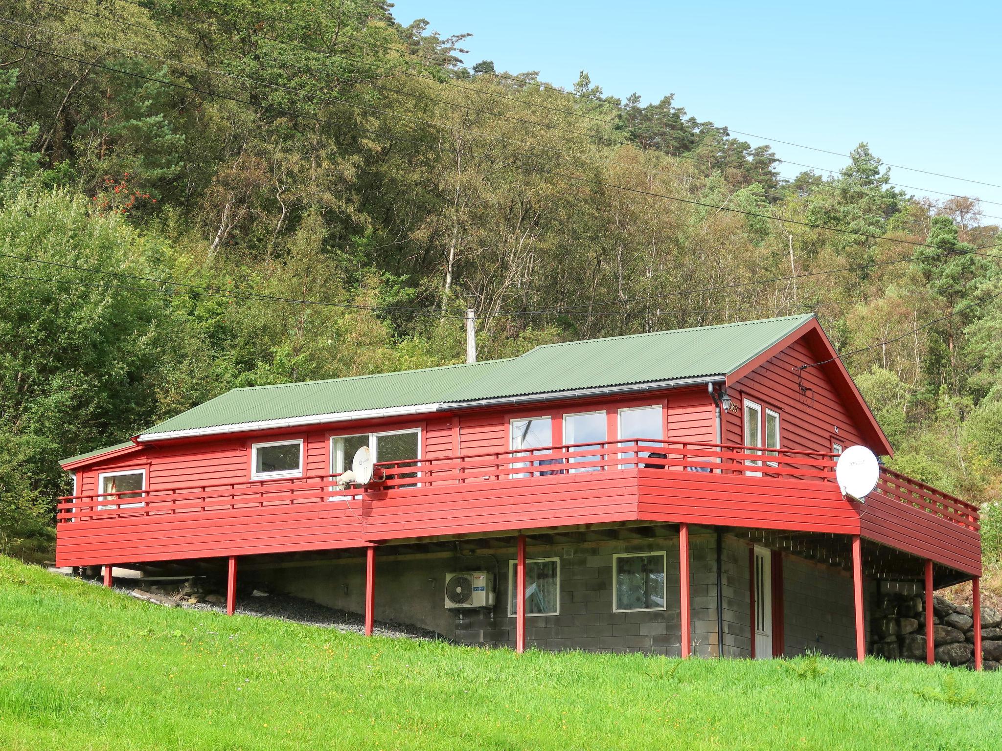 Foto 1 - Haus mit 4 Schlafzimmern in Tysnes mit garten