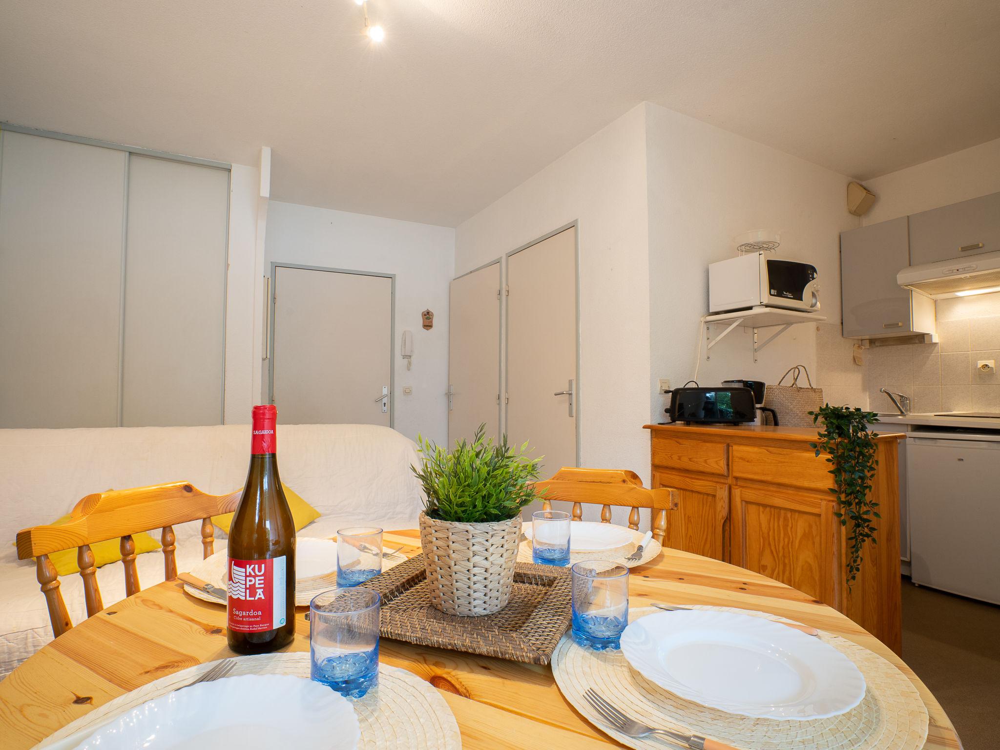 Photo 2 - 2 bedroom Apartment in Anglet with swimming pool and garden