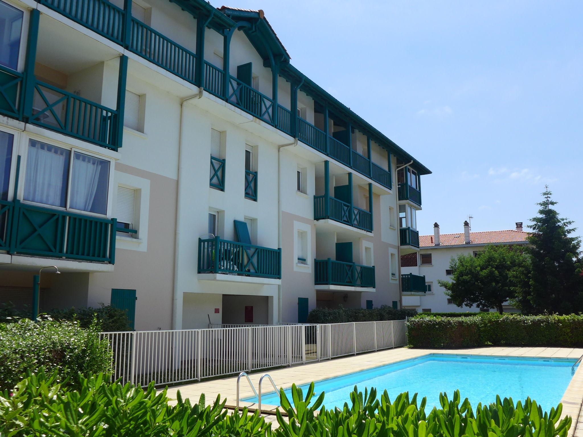 Foto 1 - Apartamento de 2 habitaciones en Anglet con piscina y vistas al mar