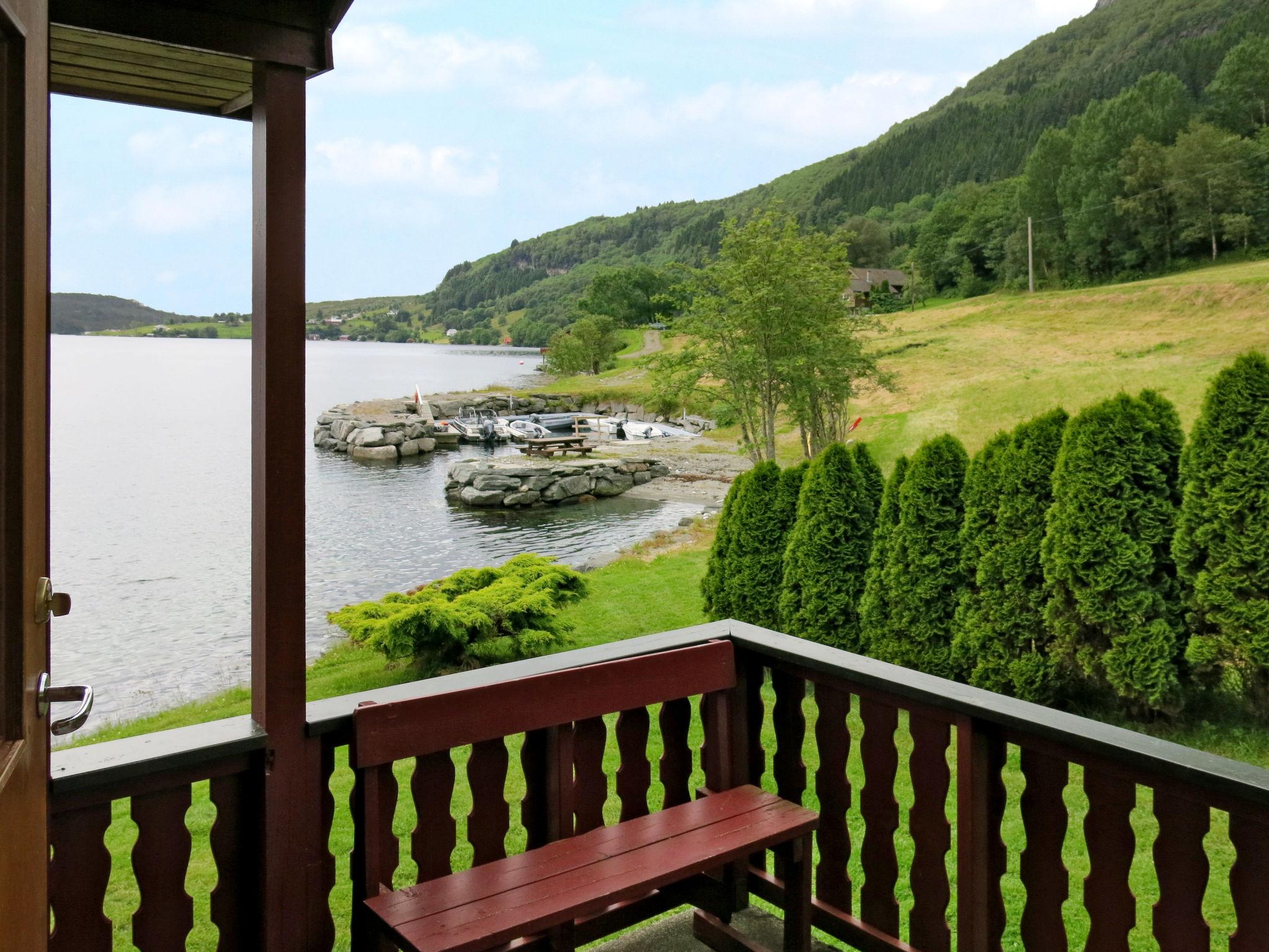 Foto 5 - Haus mit 2 Schlafzimmern in Hyllestad mit garten und terrasse