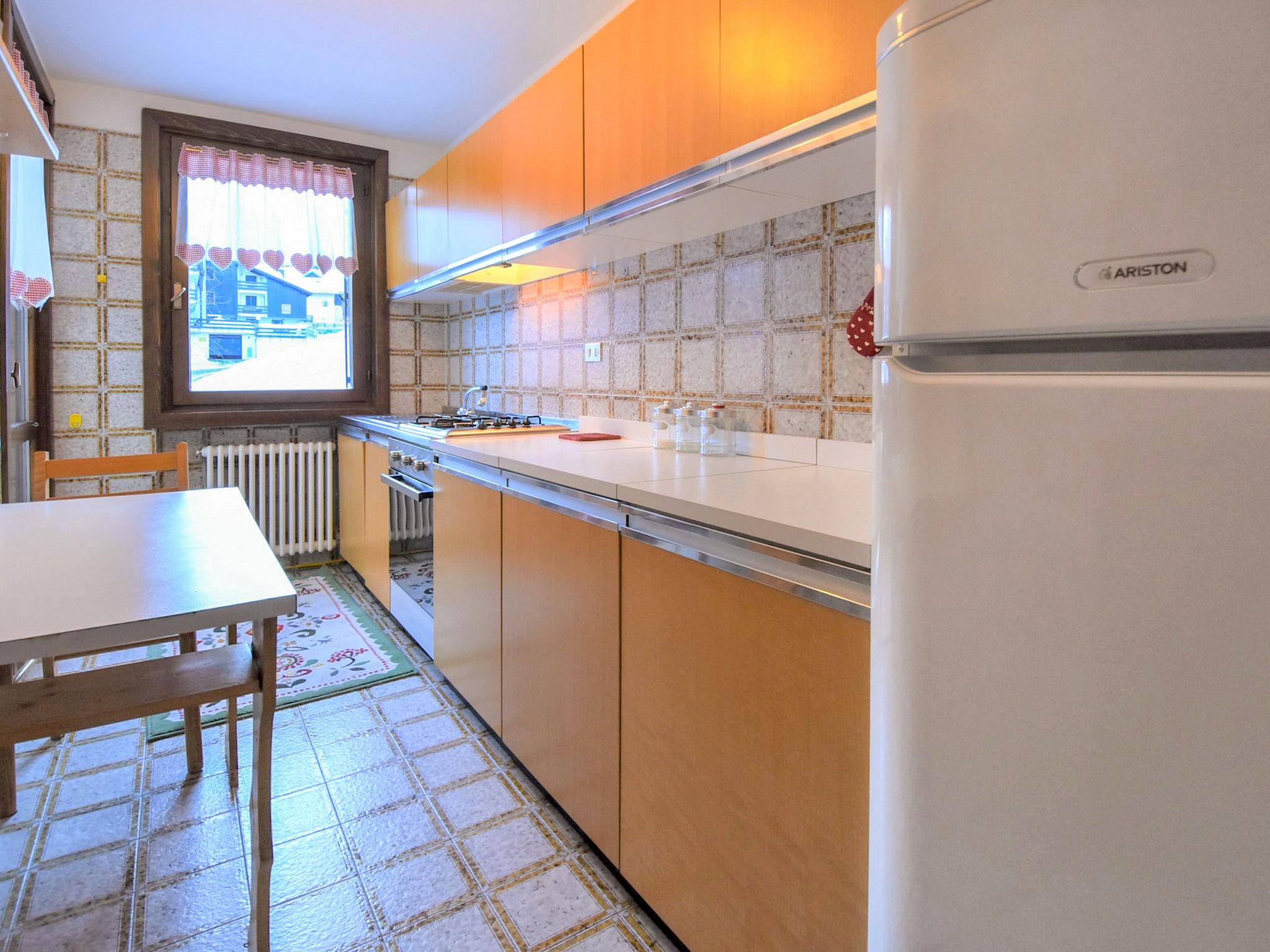 Photo 15 - 2 bedroom Apartment in Pinzolo with garden and mountain view