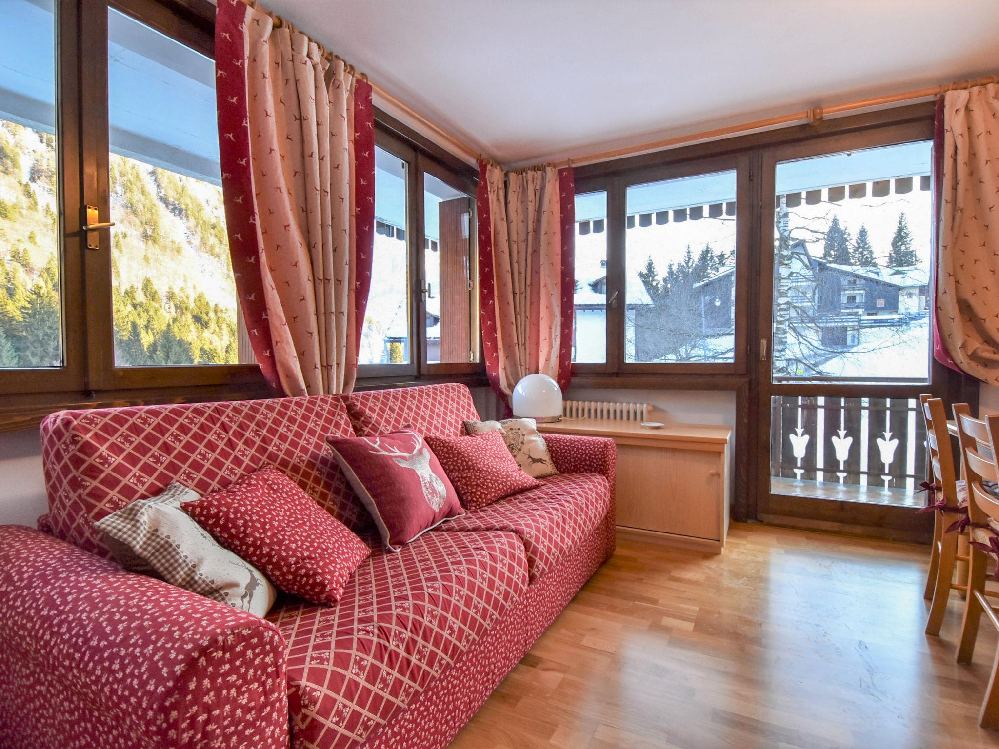 Photo 6 - Appartement de 2 chambres à Pinzolo avec jardin et vues sur la montagne