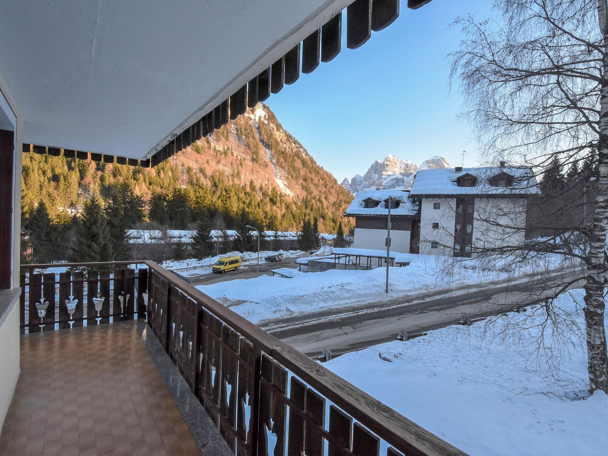 Photo 27 - Appartement de 2 chambres à Pinzolo avec jardin et vues sur la montagne