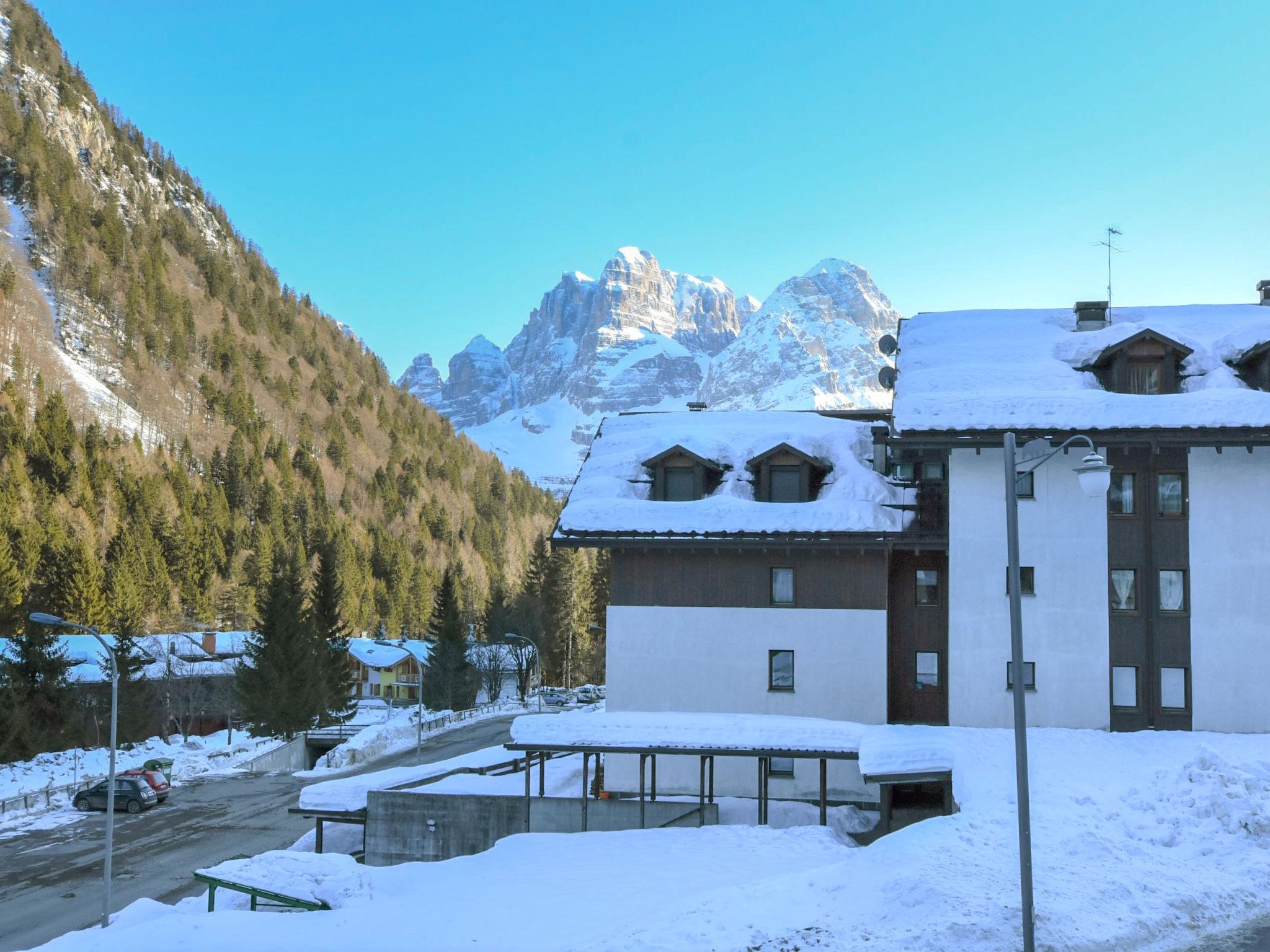 Foto 28 - Apartamento de 2 quartos em Pinzolo com jardim e vista para a montanha