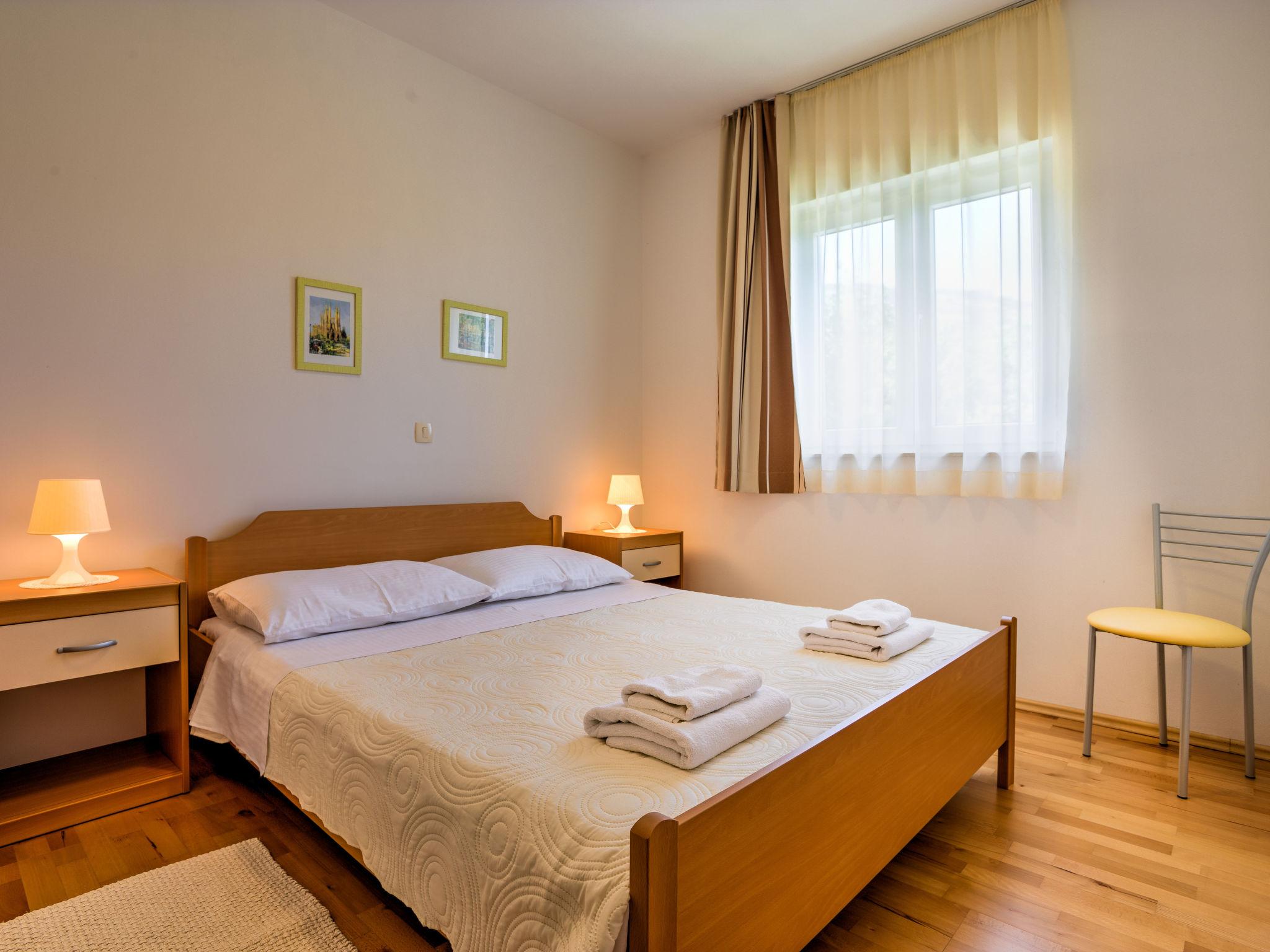 Foto 10 - Appartamento con 1 camera da letto a Mošćenička Draga con piscina e vista mare