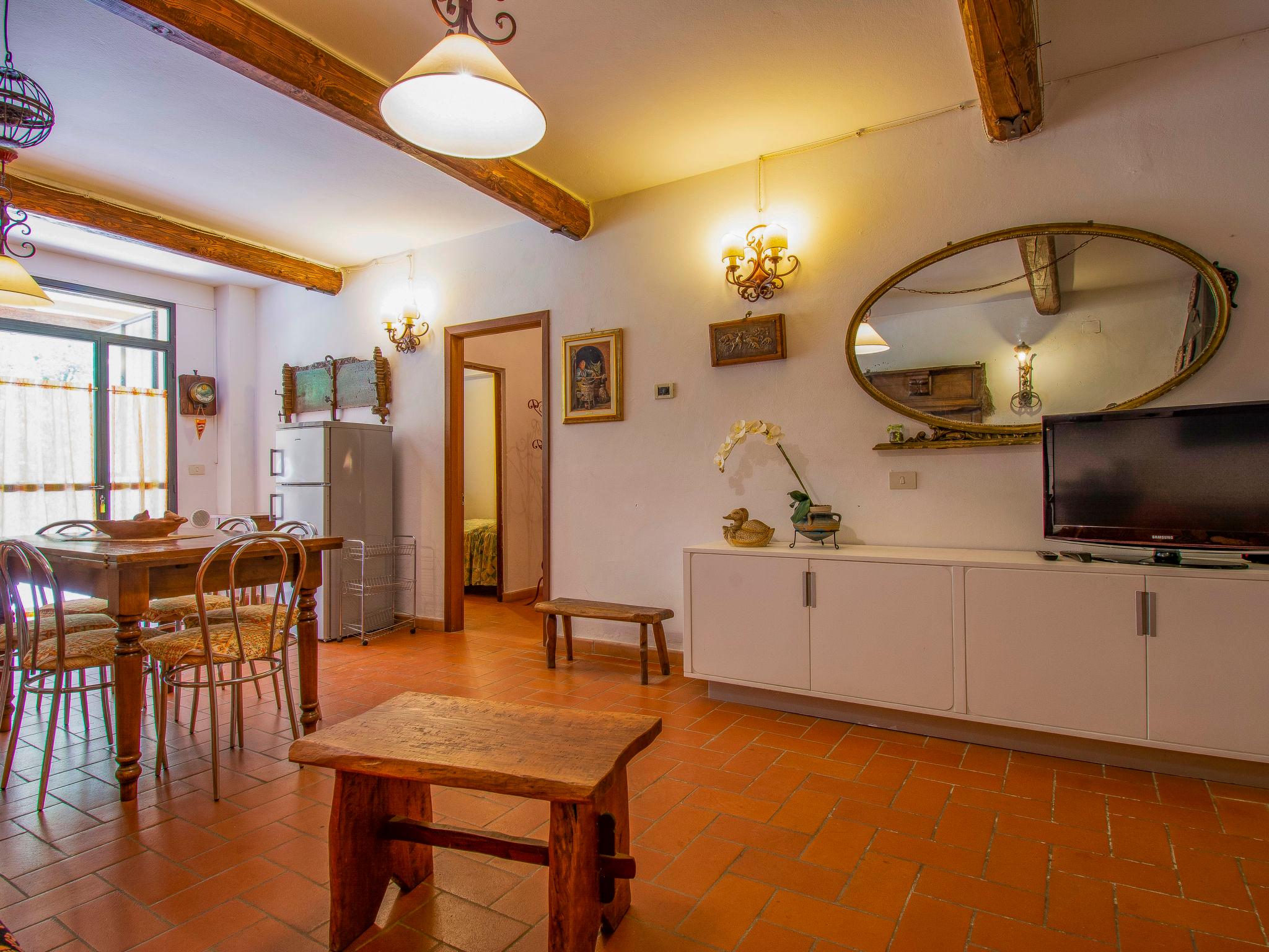 Photo 4 - 2 bedroom Apartment in Loro Ciuffenna with swimming pool and garden