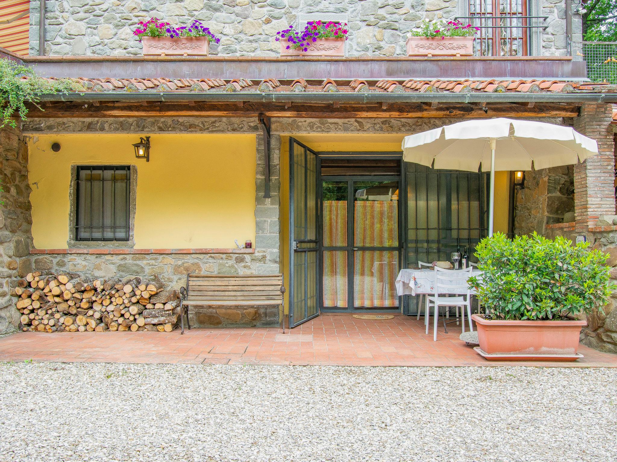 Photo 23 - Appartement de 2 chambres à Loro Ciuffenna avec piscine et jardin