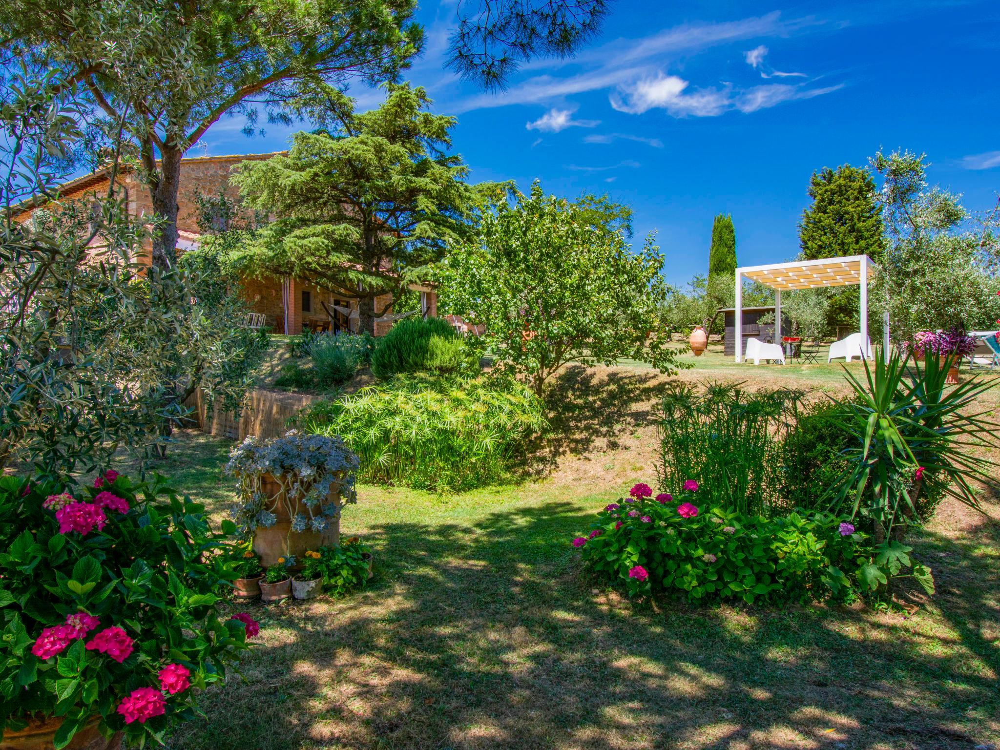 Foto 33 - Casa de 3 quartos em Capraia e Limite com piscina privada e jardim