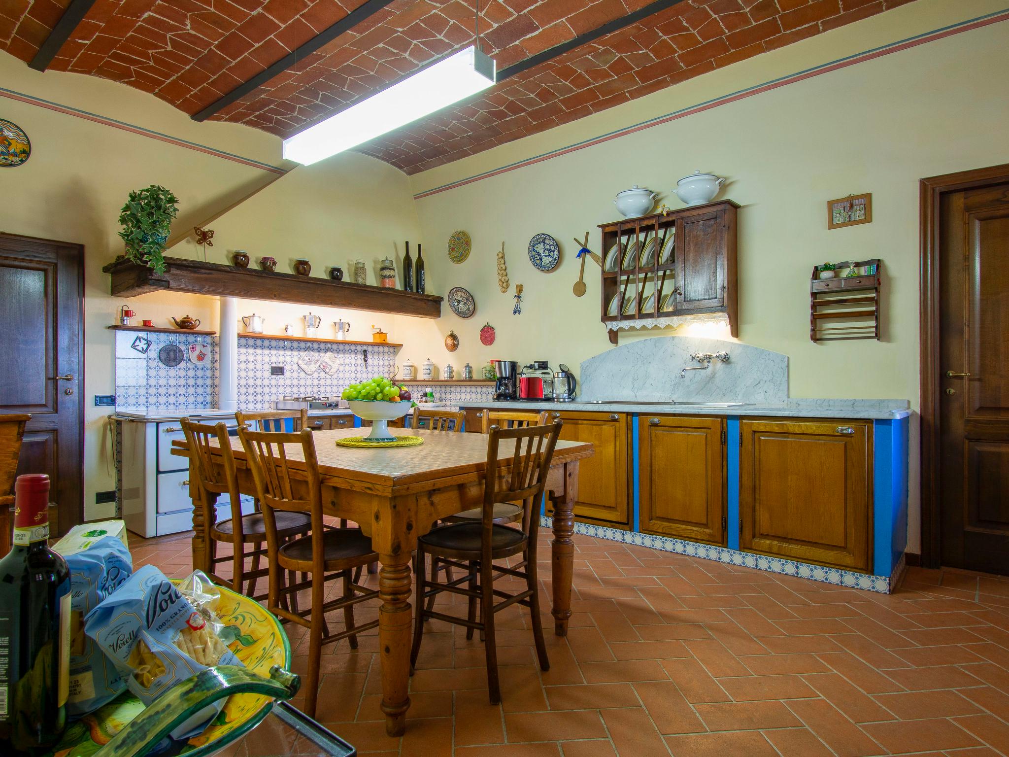 Photo 8 - Maison de 3 chambres à Capraia e Limite avec piscine privée et jardin