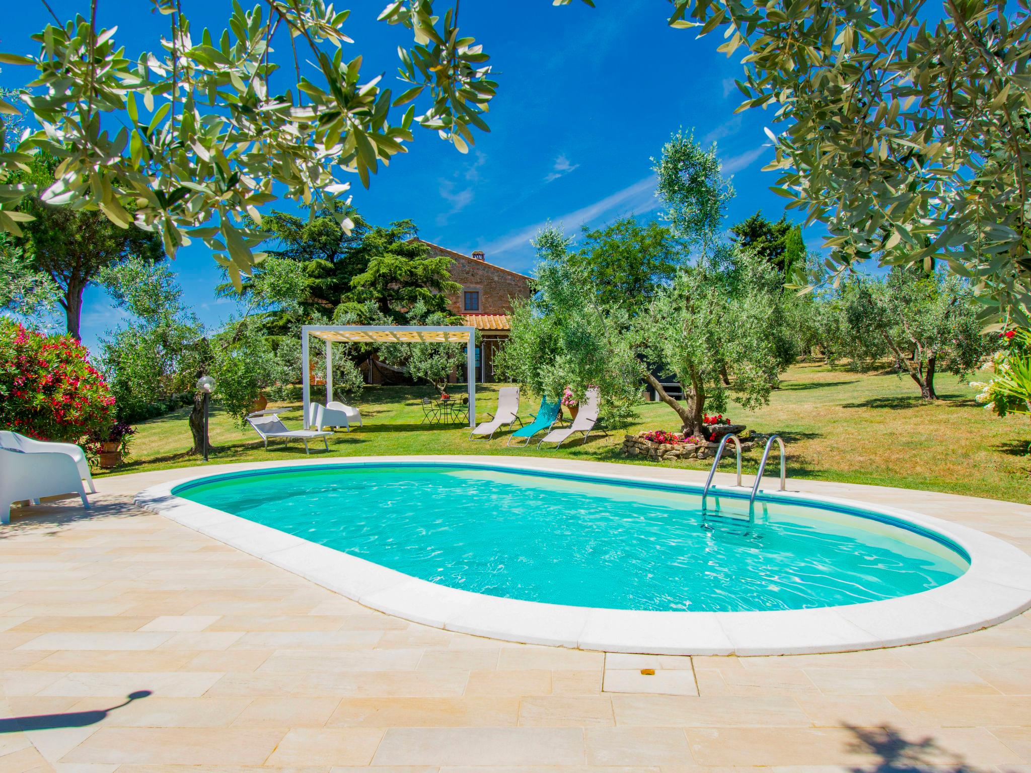 Foto 1 - Haus mit 3 Schlafzimmern in Capraia e Limite mit privater pool und garten