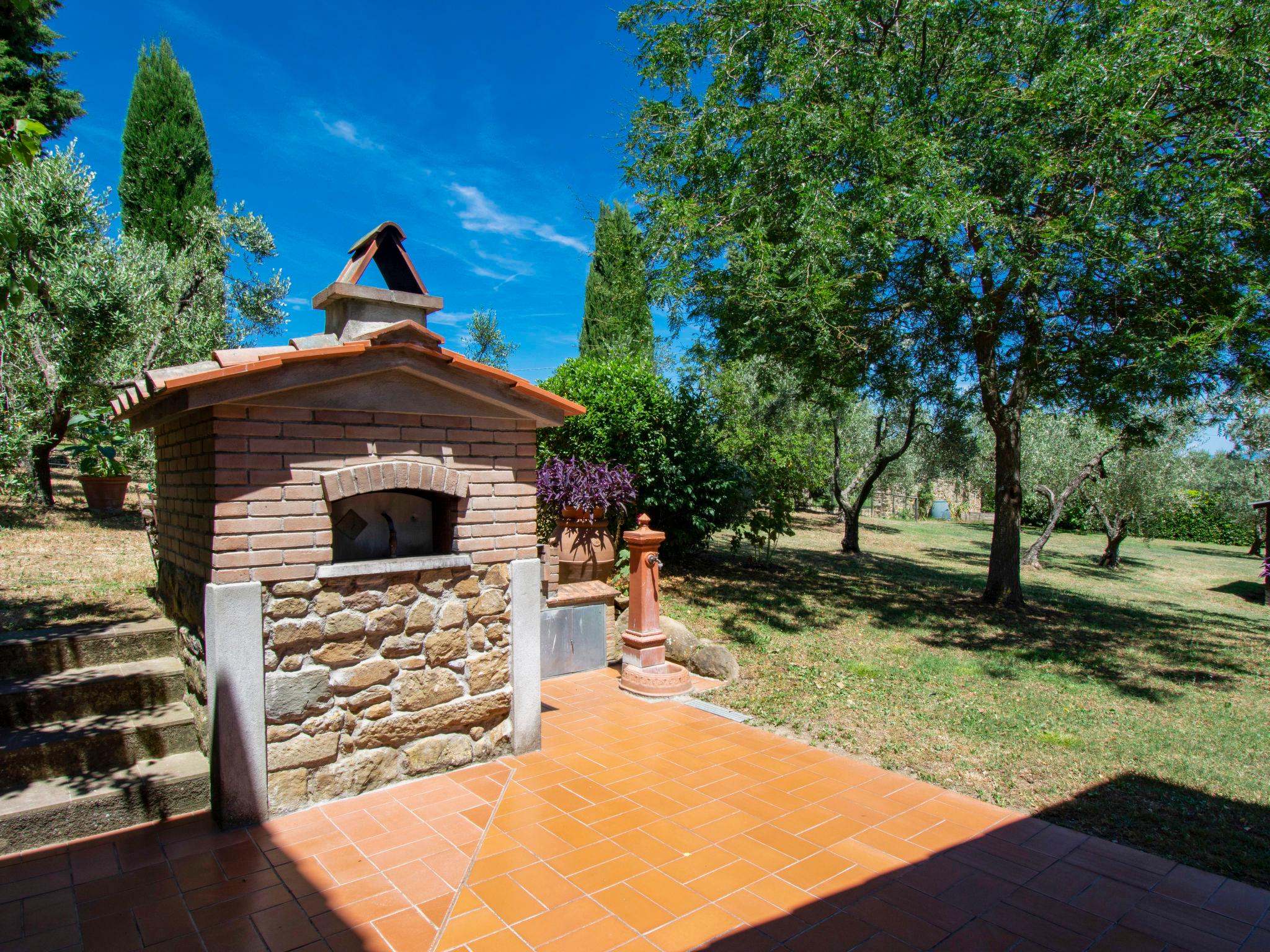 Foto 41 - Casa de 3 habitaciones en Capraia e Limite con piscina privada y jardín