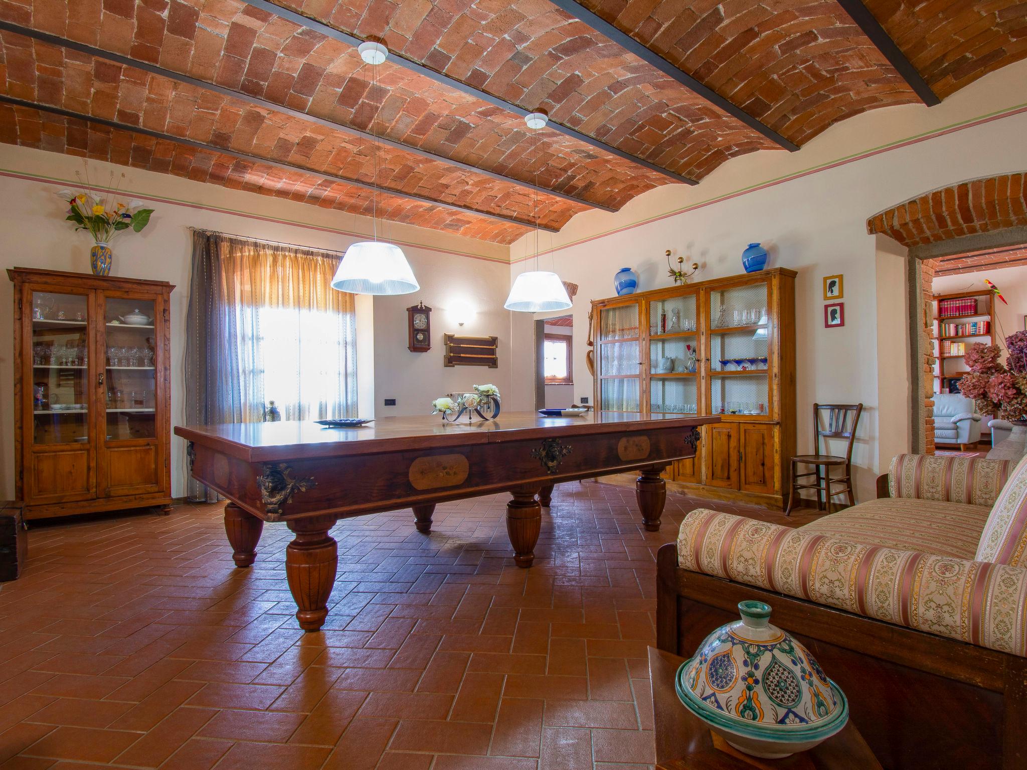 Foto 19 - Haus mit 3 Schlafzimmern in Capraia e Limite mit privater pool und garten