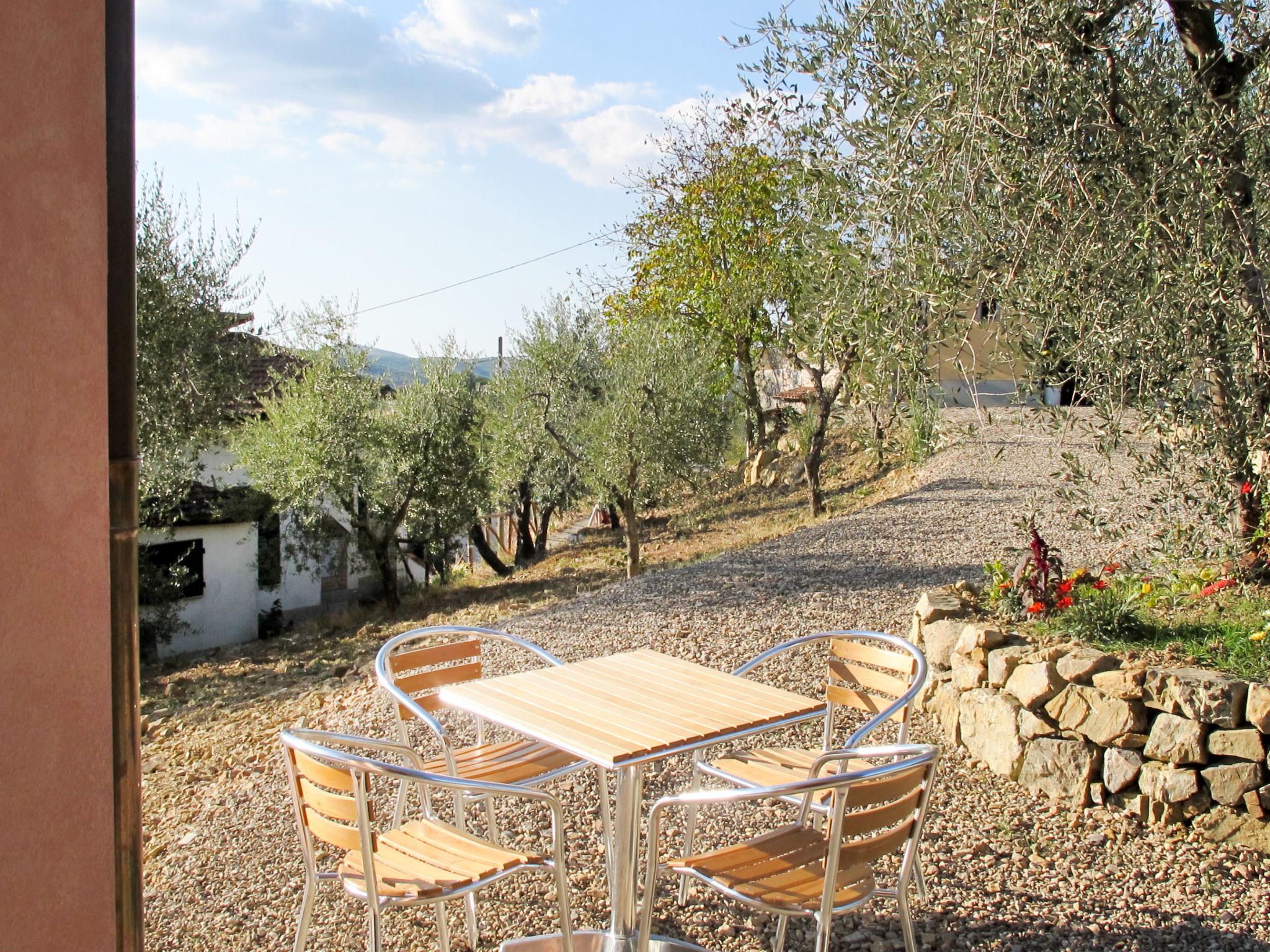 Foto 20 - Casa con 2 camere da letto a Gaiole in Chianti con piscina e giardino