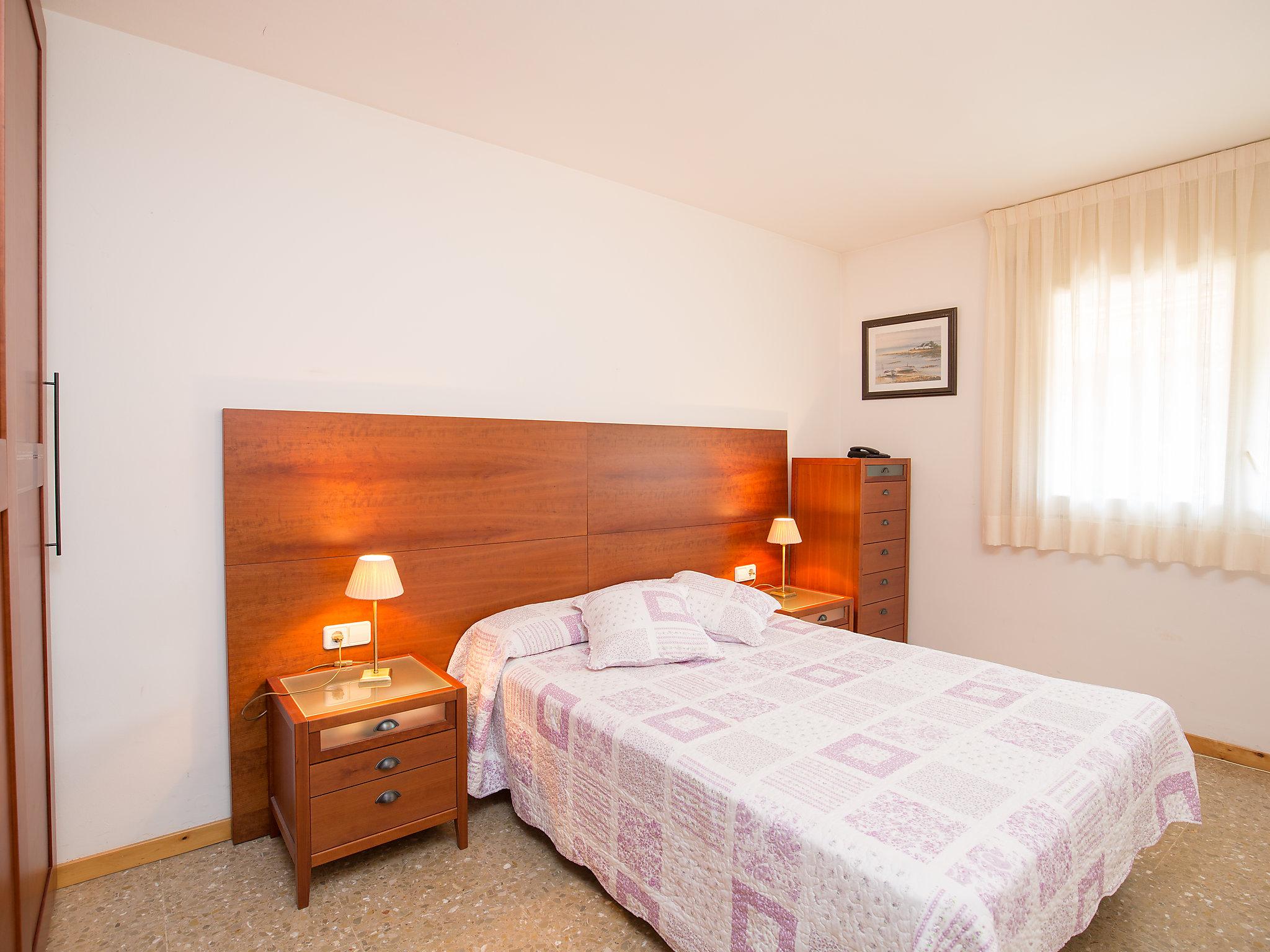 Photo 9 - 3 bedroom Apartment in Tossa de Mar with swimming pool and garden