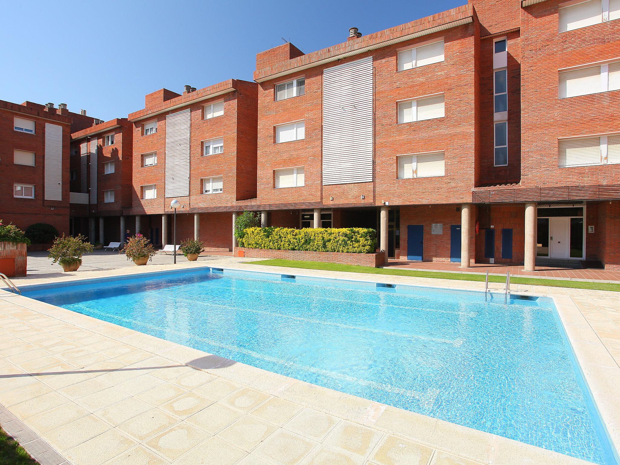 Foto 1 - Apartamento de 3 habitaciones en Tossa de Mar con piscina y jardín