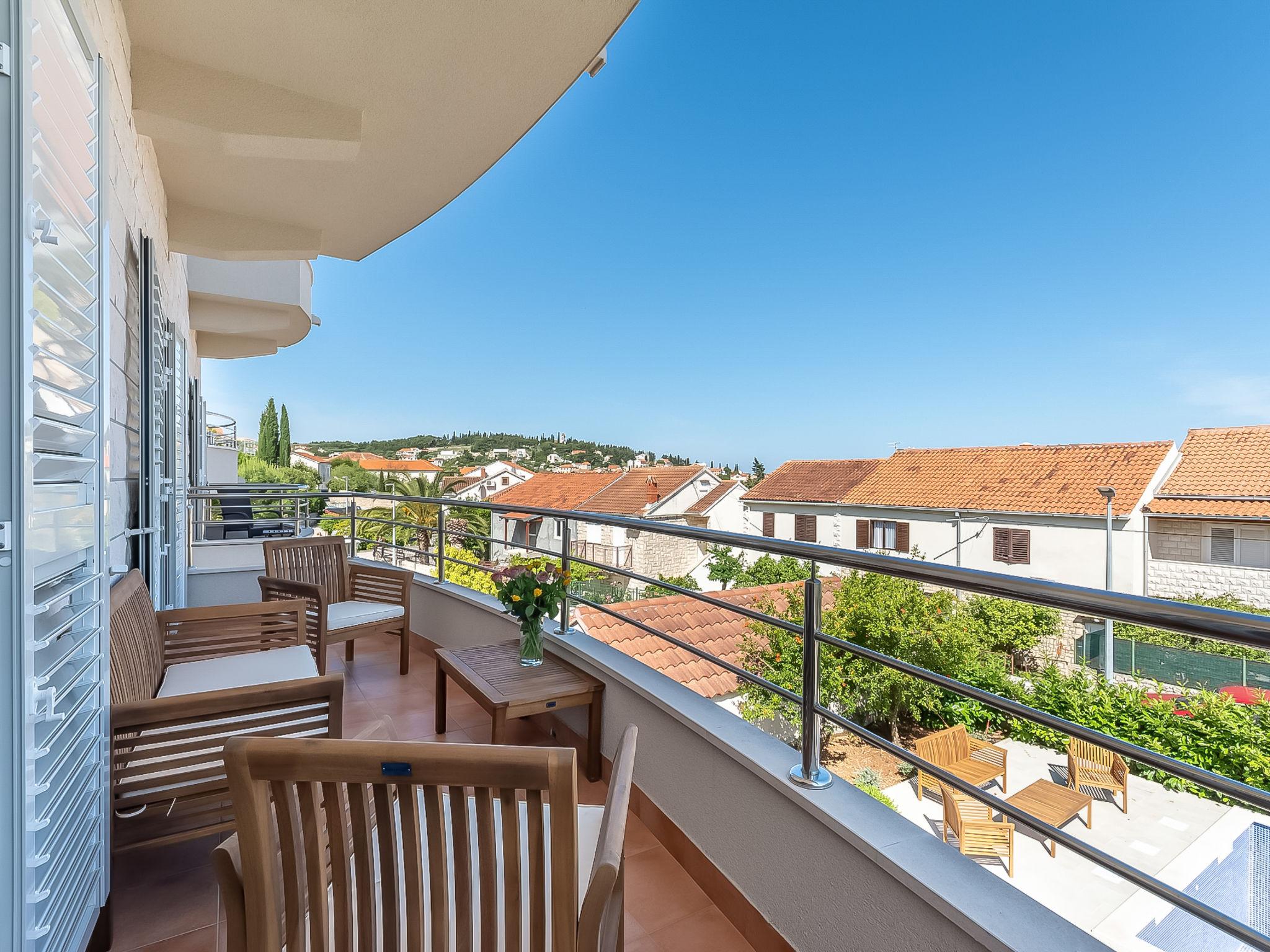 Foto 25 - Apartamento de 2 quartos em Sutivan com piscina e vistas do mar