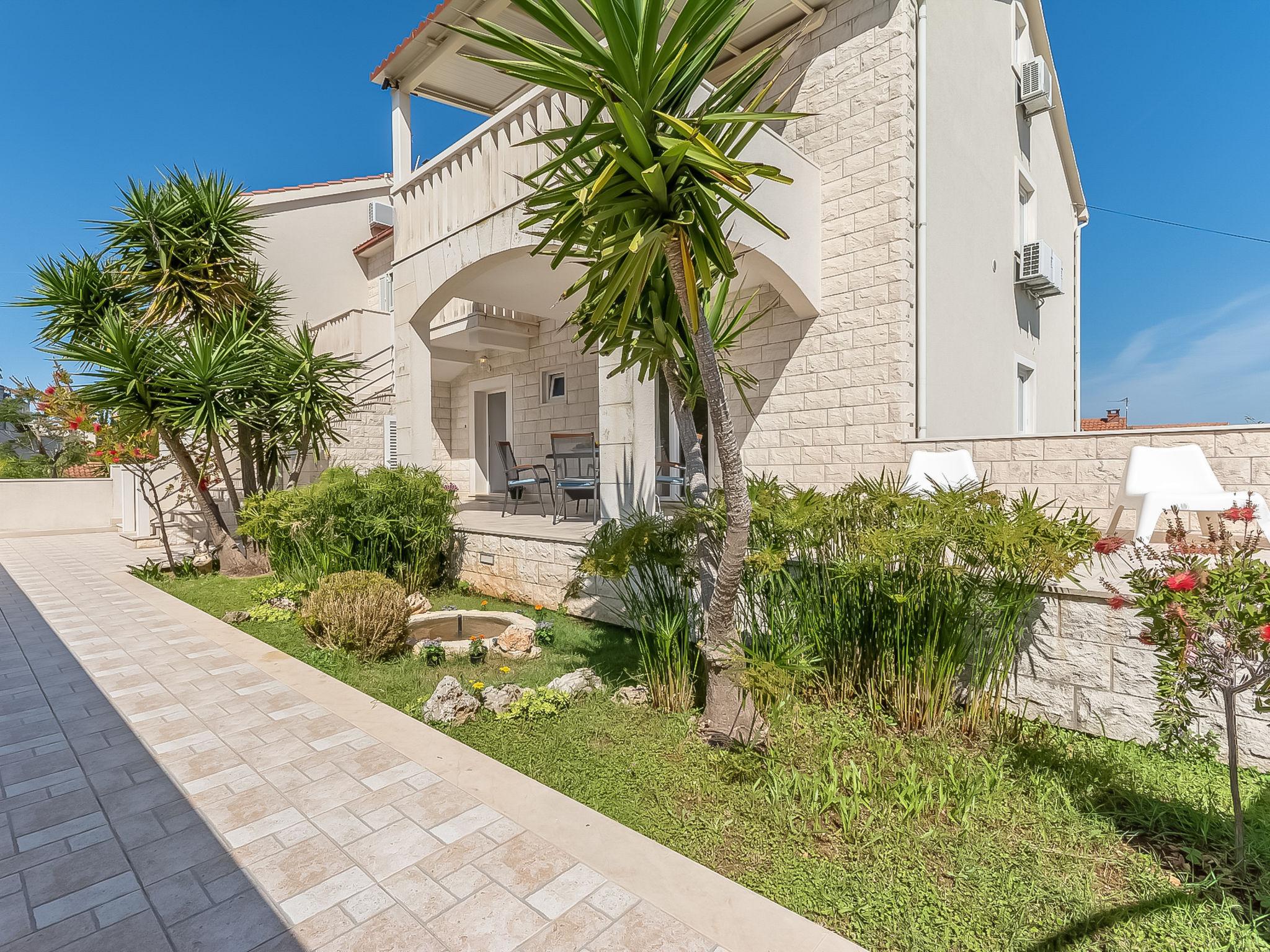 Photo 33 - Appartement de 2 chambres à Sutivan avec piscine et vues à la mer