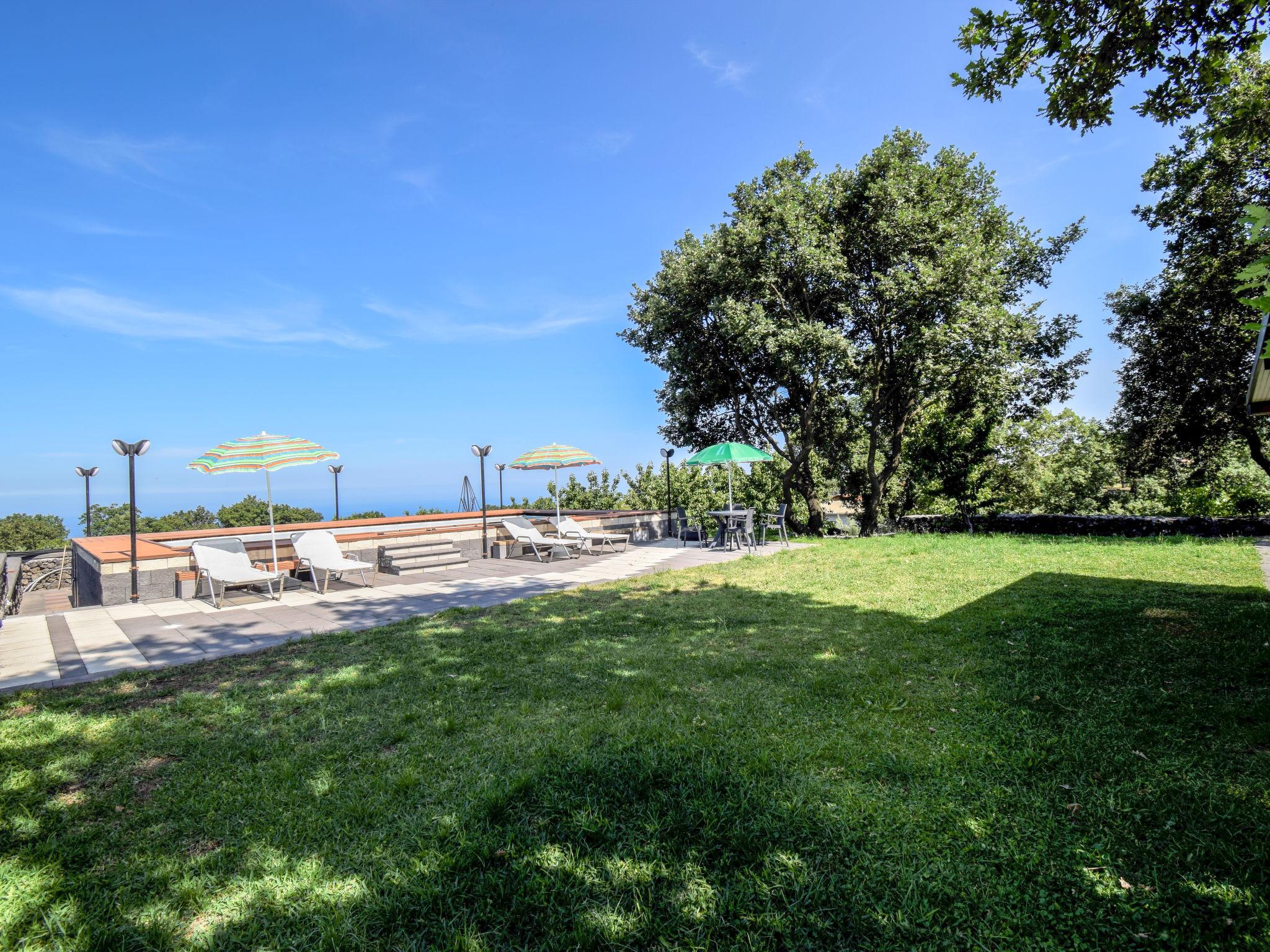 Photo 23 - Appartement en Piedimonte Etneo avec piscine et jardin