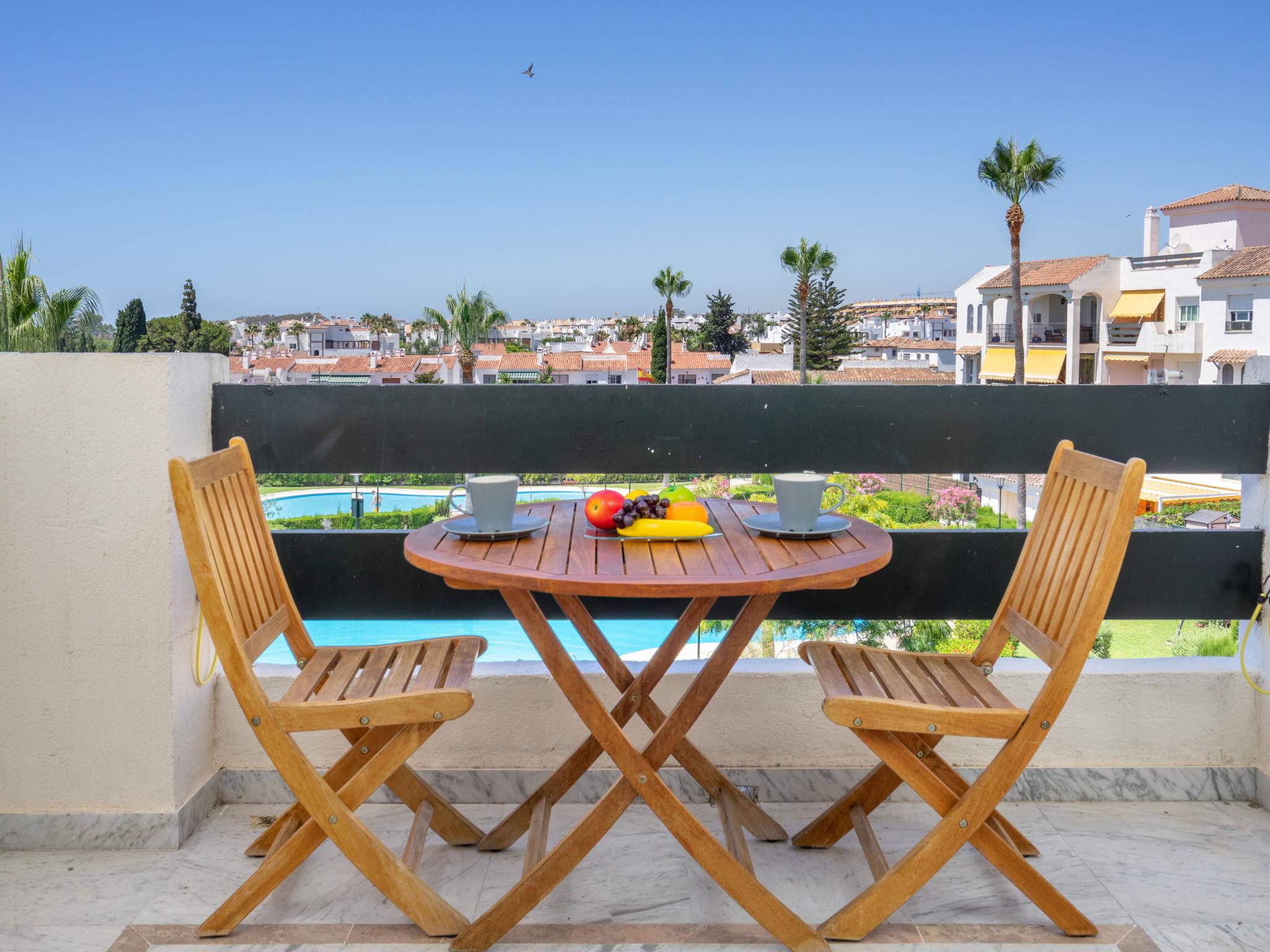 Foto 2 - Apartamento de 2 quartos em Marbella com piscina e vistas do mar