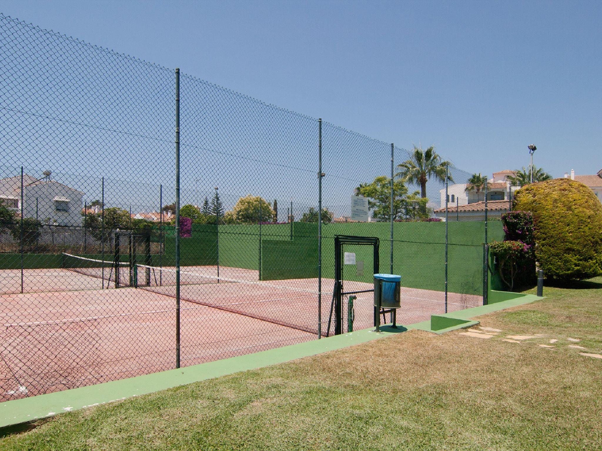 Photo 31 - 2 bedroom Apartment in Marbella with swimming pool and sea view