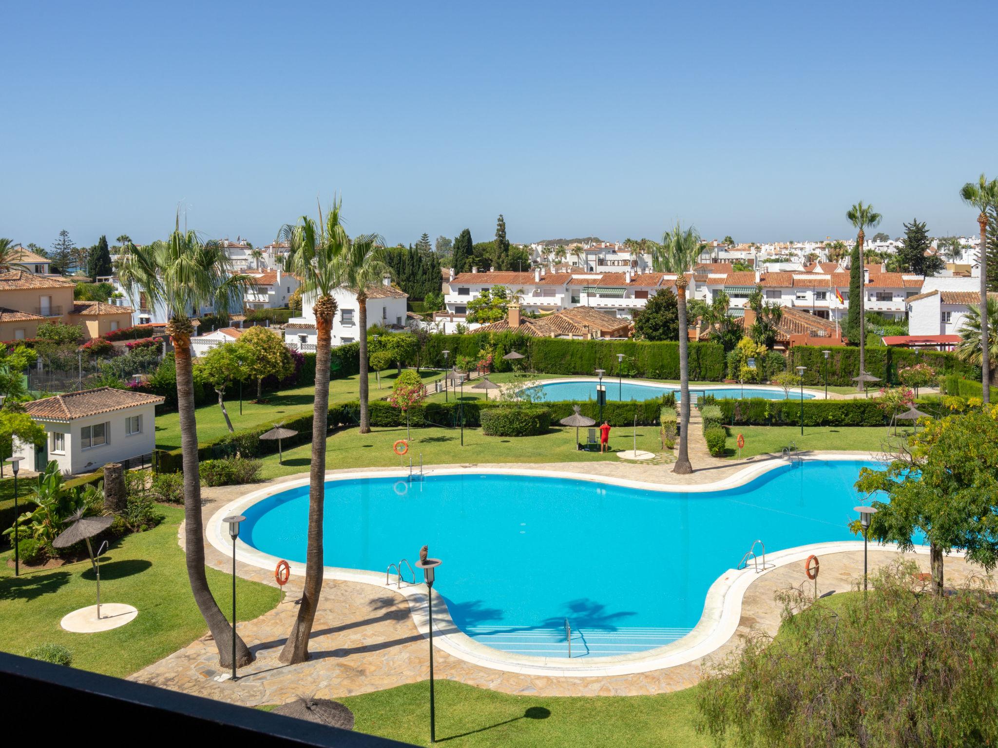 Foto 21 - Appartamento con 2 camere da letto a Marbella con piscina e vista mare