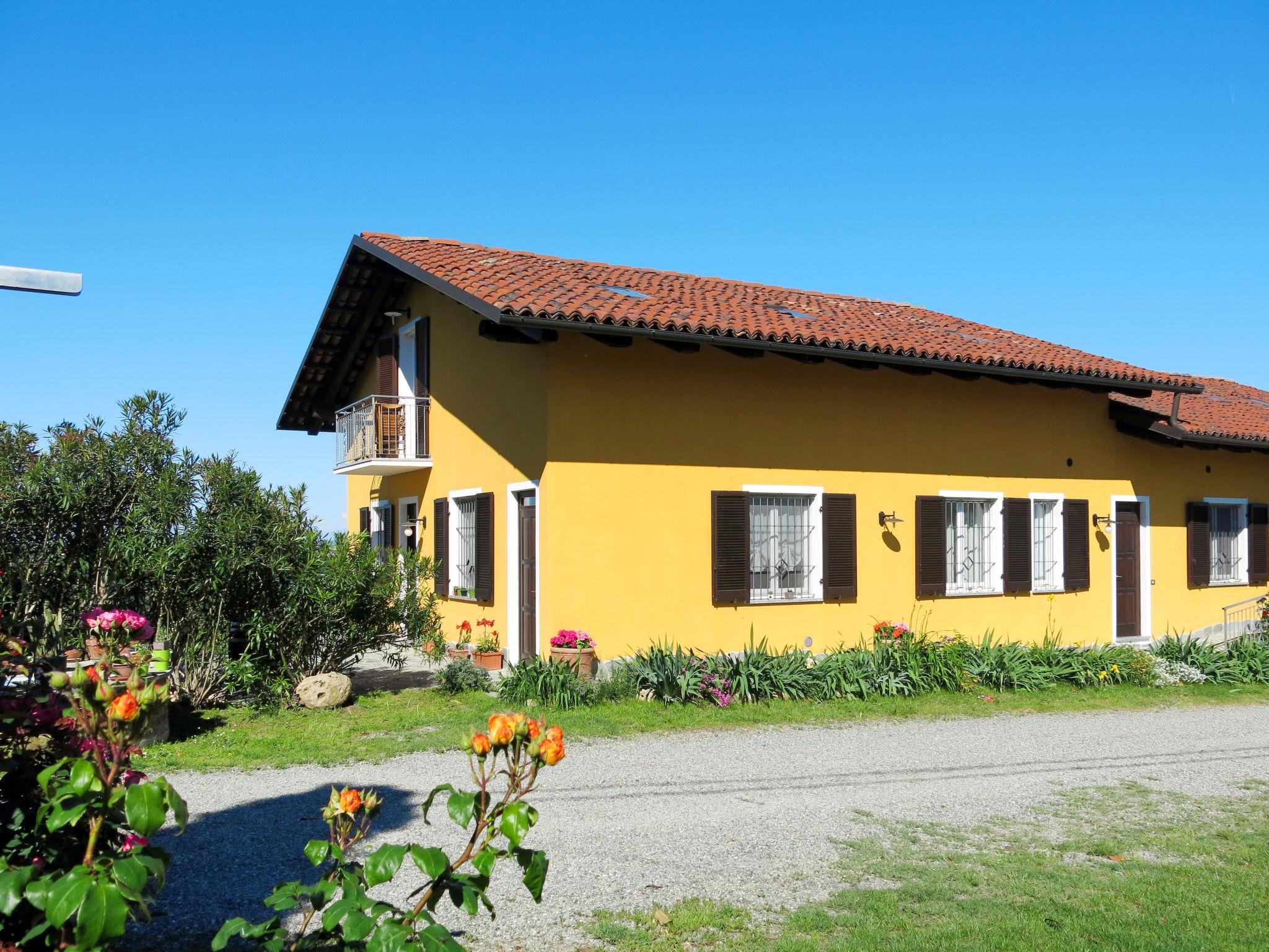 Foto 1 - Apartamento de 2 quartos em Vinchio com piscina e terraço