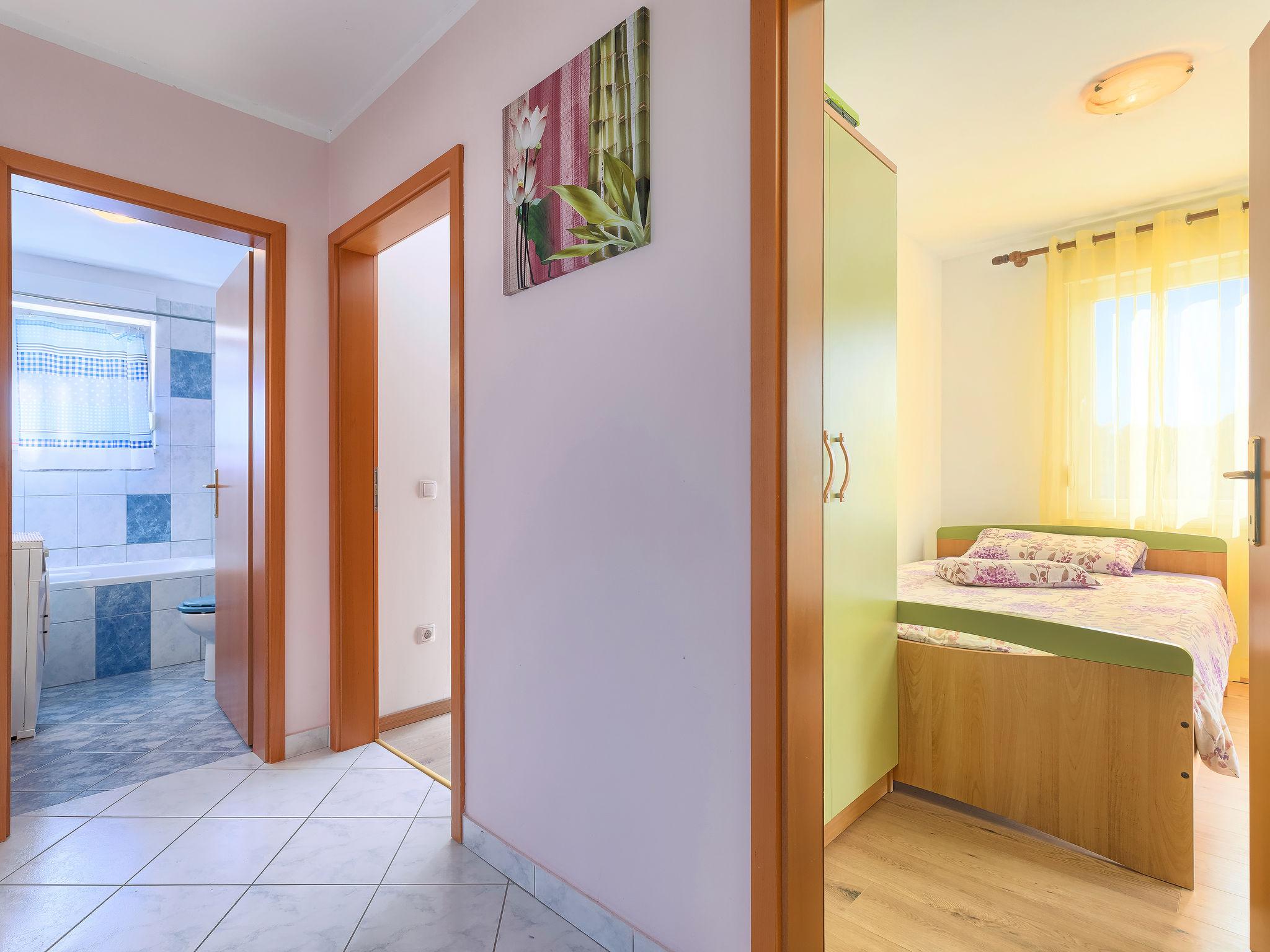 Foto 37 - Casa con 3 camere da letto a Marčana con piscina privata e vista mare