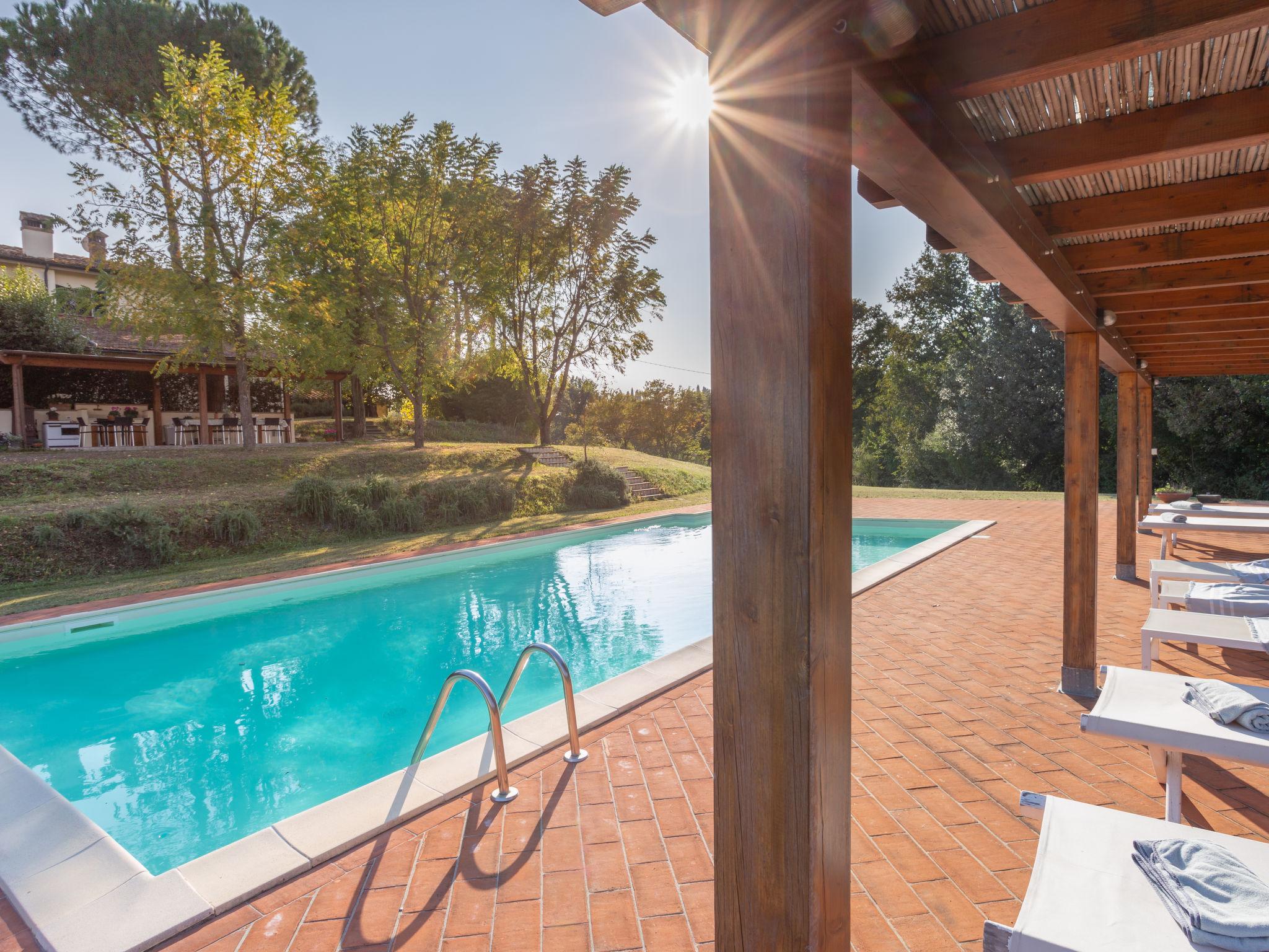 Foto 1 - Casa con 3 camere da letto a Pontedera con piscina privata e giardino
