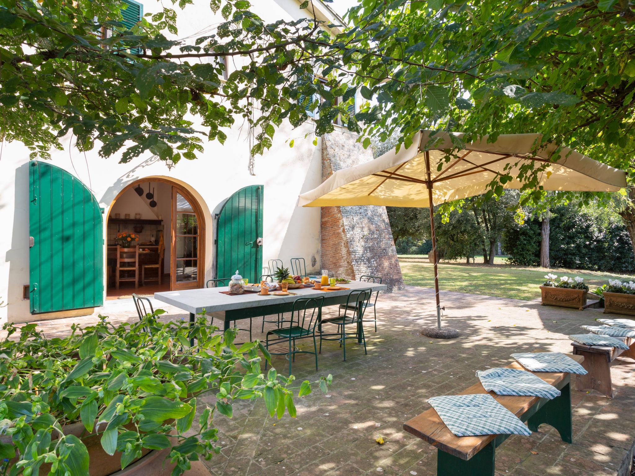 Foto 35 - Haus mit 3 Schlafzimmern in Pontedera mit privater pool und garten