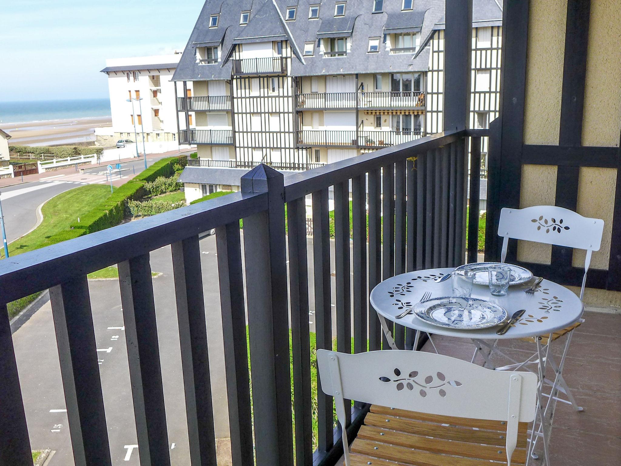 Foto 13 - Apartment mit 2 Schlafzimmern in Villers-sur-Mer mit blick aufs meer