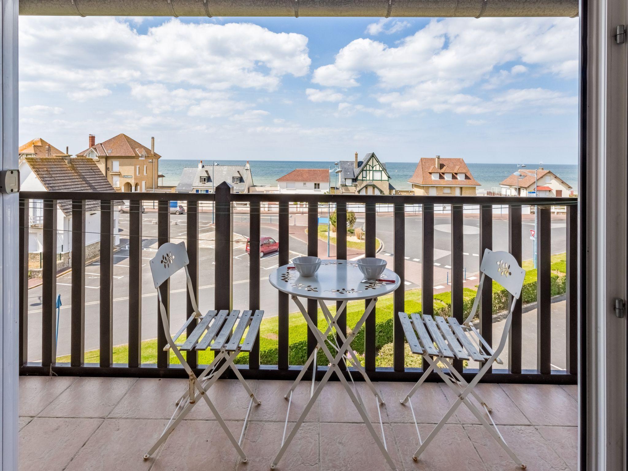 Foto 12 - Apartment mit 2 Schlafzimmern in Villers-sur-Mer mit blick aufs meer