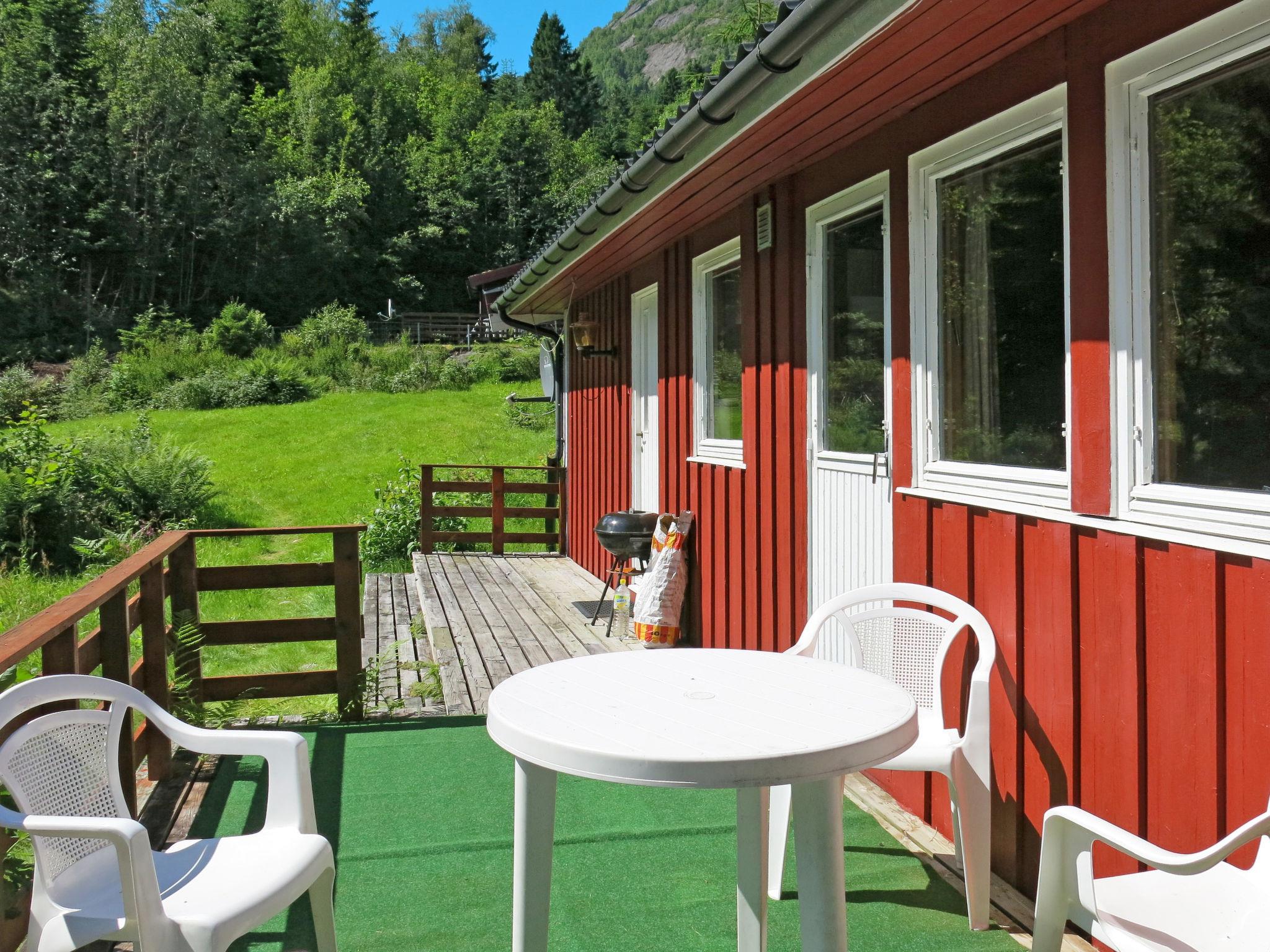 Photo 8 - 2 bedroom House in Balestrand with garden and terrace