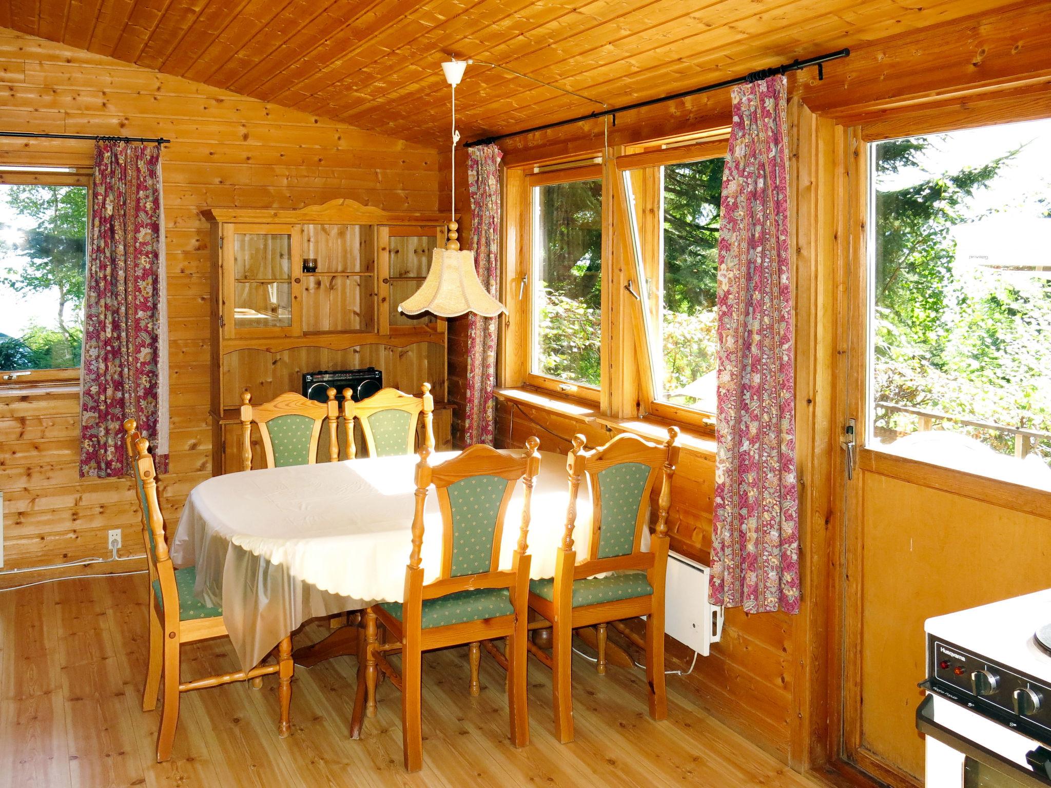 Photo 3 - 2 bedroom House in Balestrand with garden and terrace