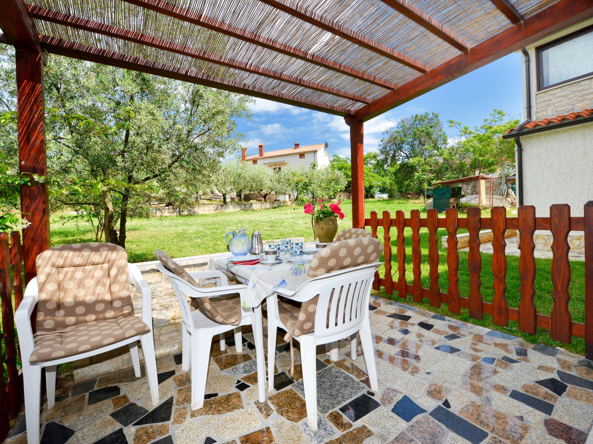 Photo 15 - Appartement de 1 chambre à Poreč avec jardin et terrasse