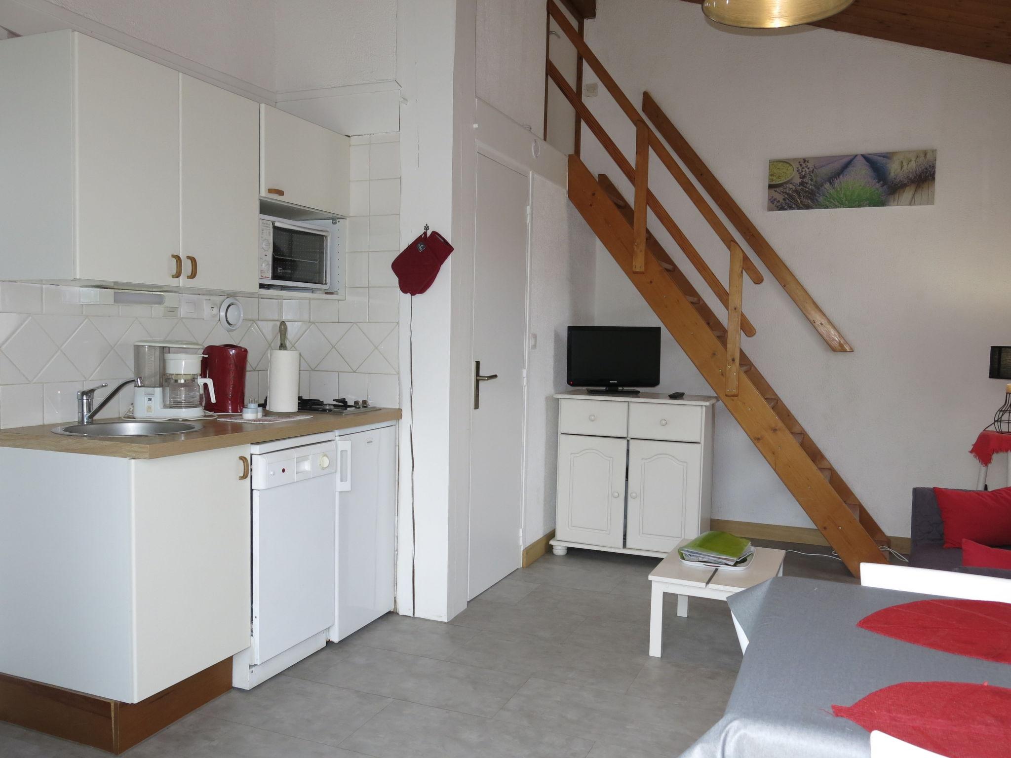 Photo 7 - 1 bedroom House in La Flotte with terrace and sea view