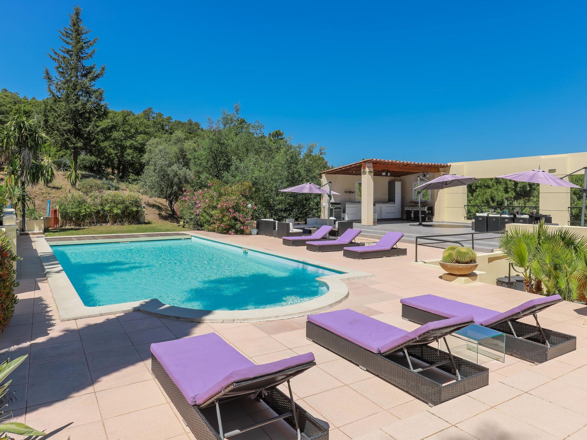 Foto 28 - Haus mit 3 Schlafzimmern in Roquebrune-sur-Argens mit privater pool und blick aufs meer