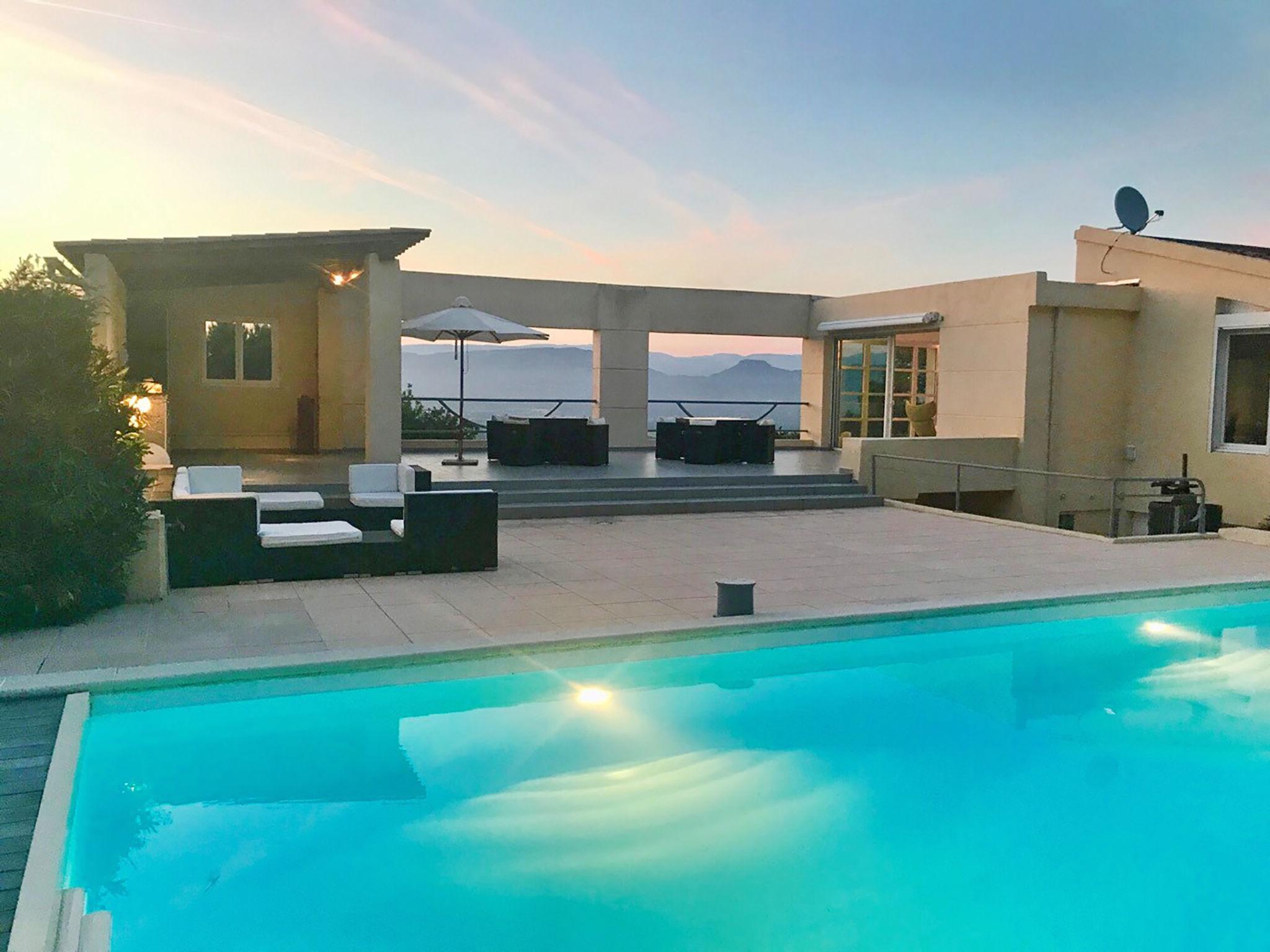 Photo 34 - Maison de 3 chambres à Roquebrune-sur-Argens avec piscine privée et jardin