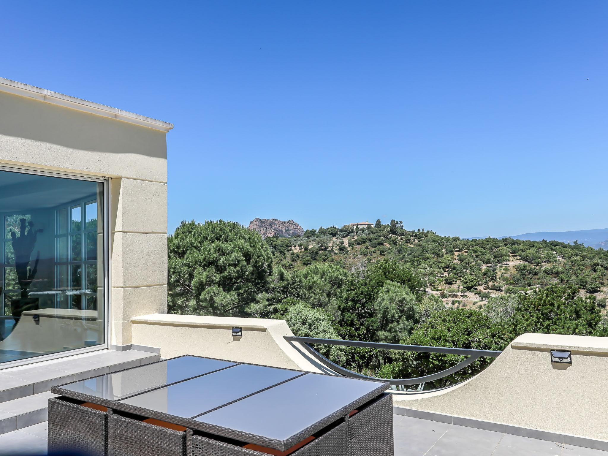 Photo 29 - Maison de 3 chambres à Roquebrune-sur-Argens avec piscine privée et jardin