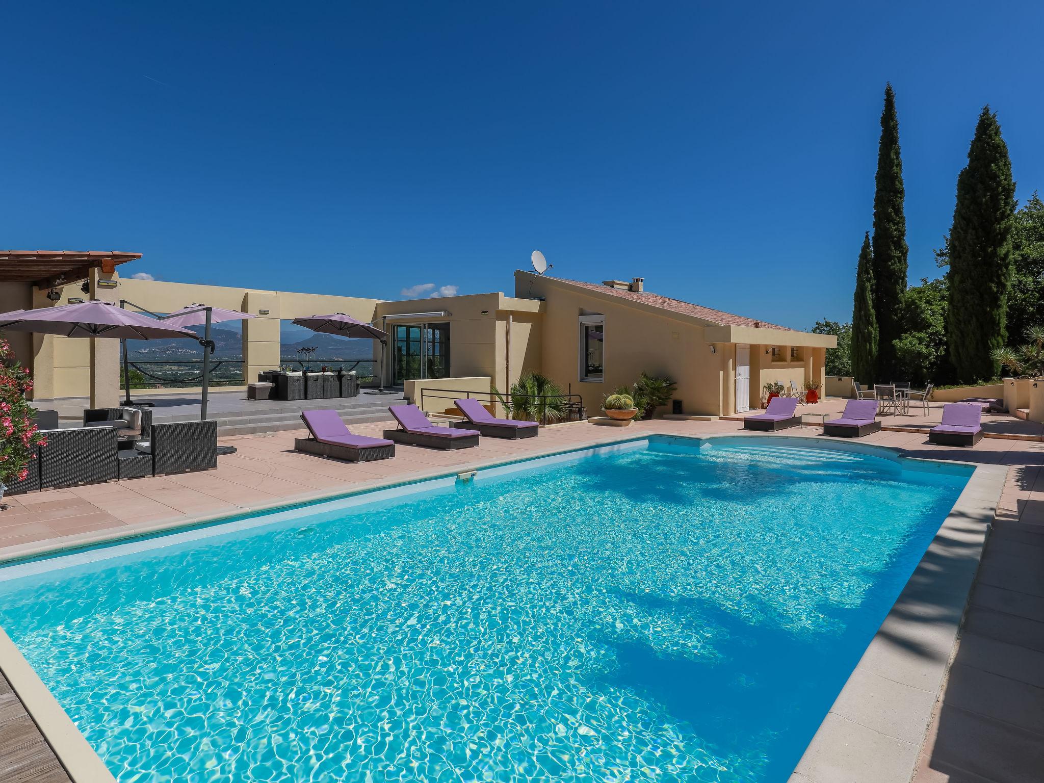 Foto 1 - Haus mit 3 Schlafzimmern in Roquebrune-sur-Argens mit privater pool und blick aufs meer