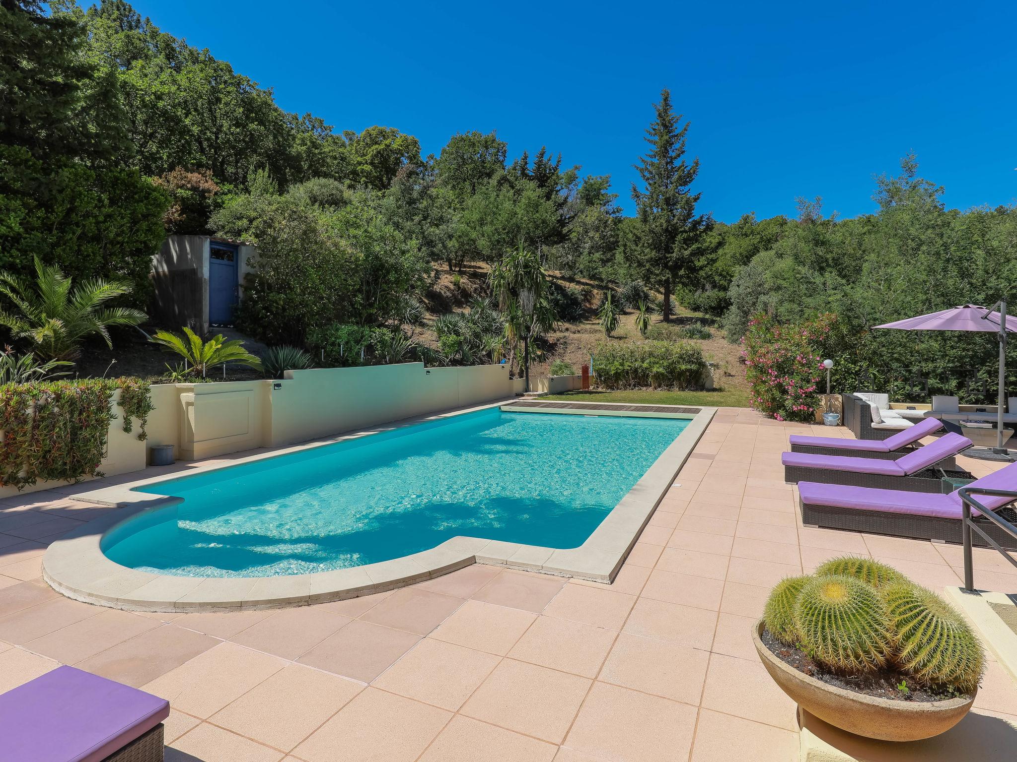 Foto 25 - Haus mit 3 Schlafzimmern in Roquebrune-sur-Argens mit privater pool und blick aufs meer