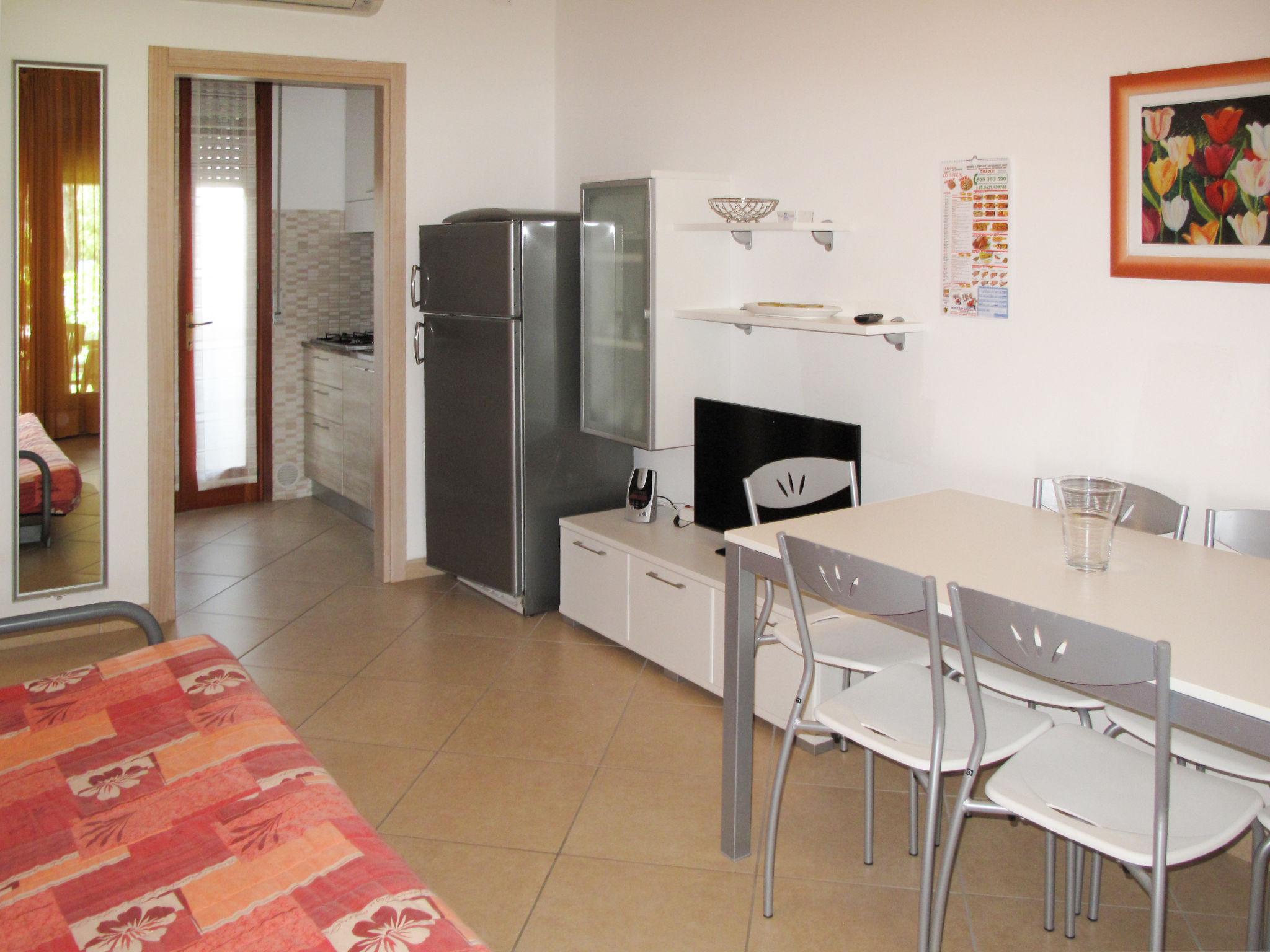 Photo 3 - 2 bedroom House in San Michele al Tagliamento with swimming pool and sea view