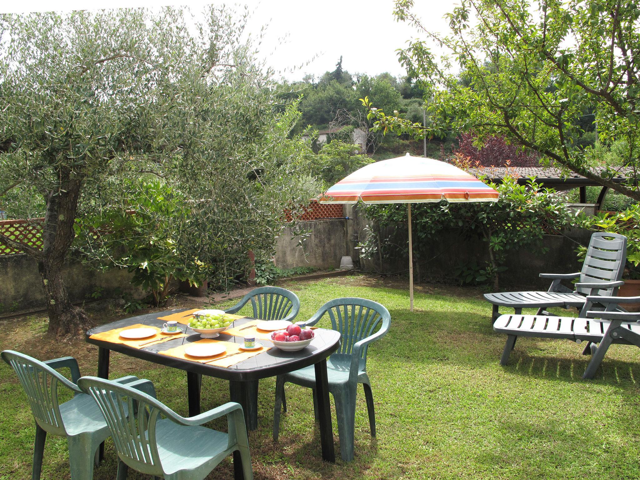 Photo 31 - Appartement de 2 chambres à Massarosa avec jardin et vues à la mer