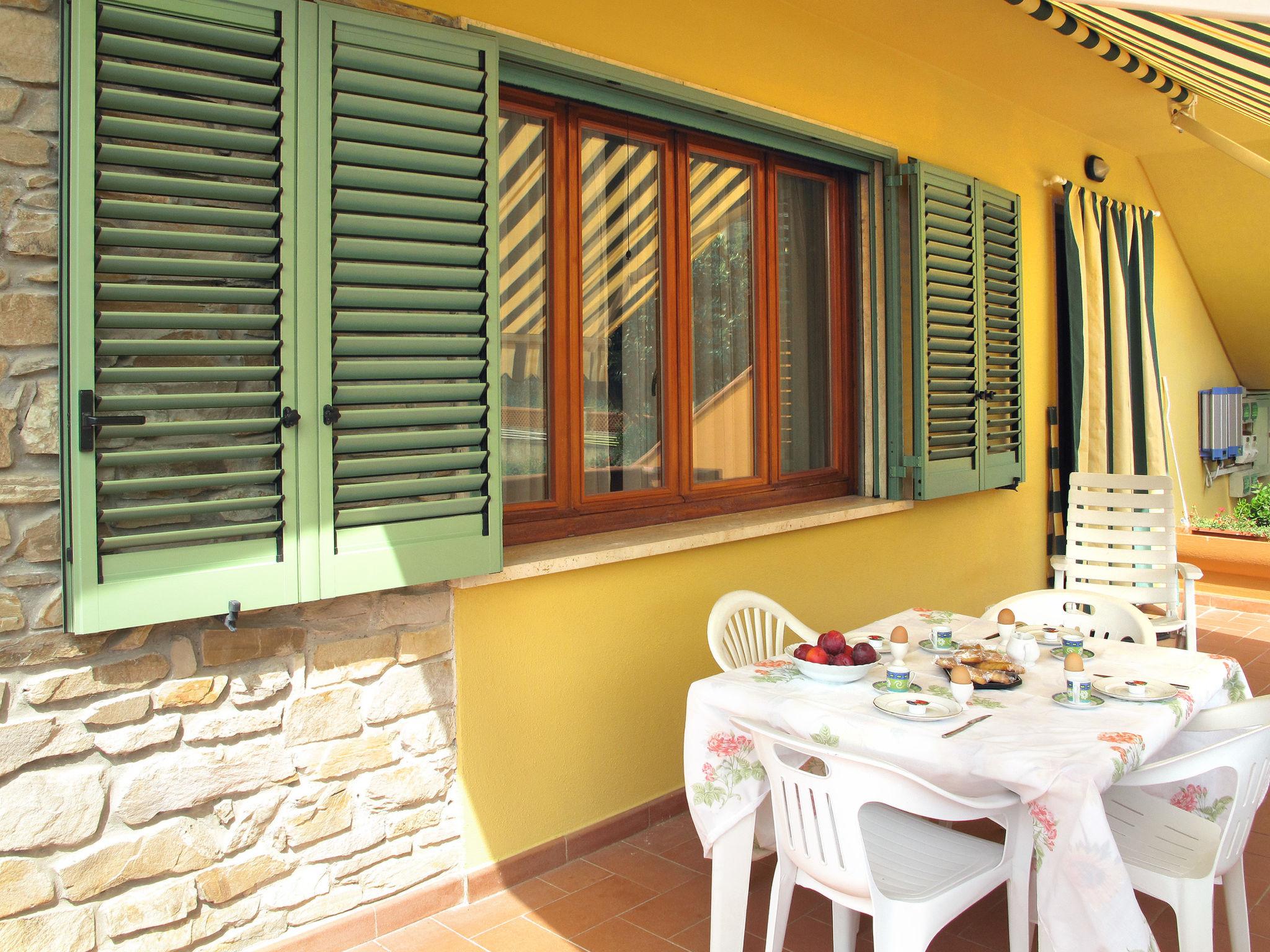 Photo 2 - Appartement de 2 chambres à Massarosa avec jardin et terrasse