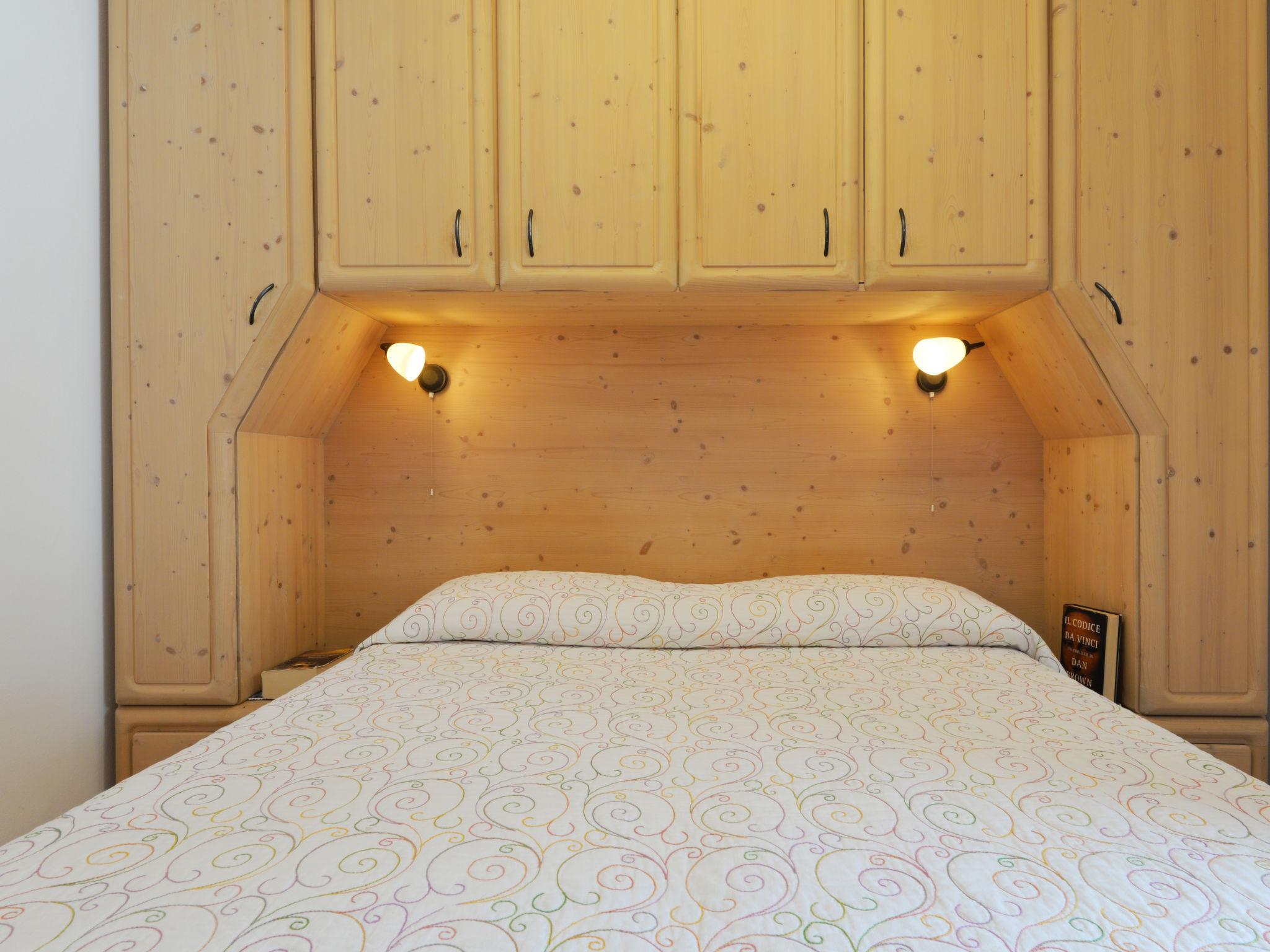 Foto 11 - Apartment mit 2 Schlafzimmern in Canazei mit blick auf die berge